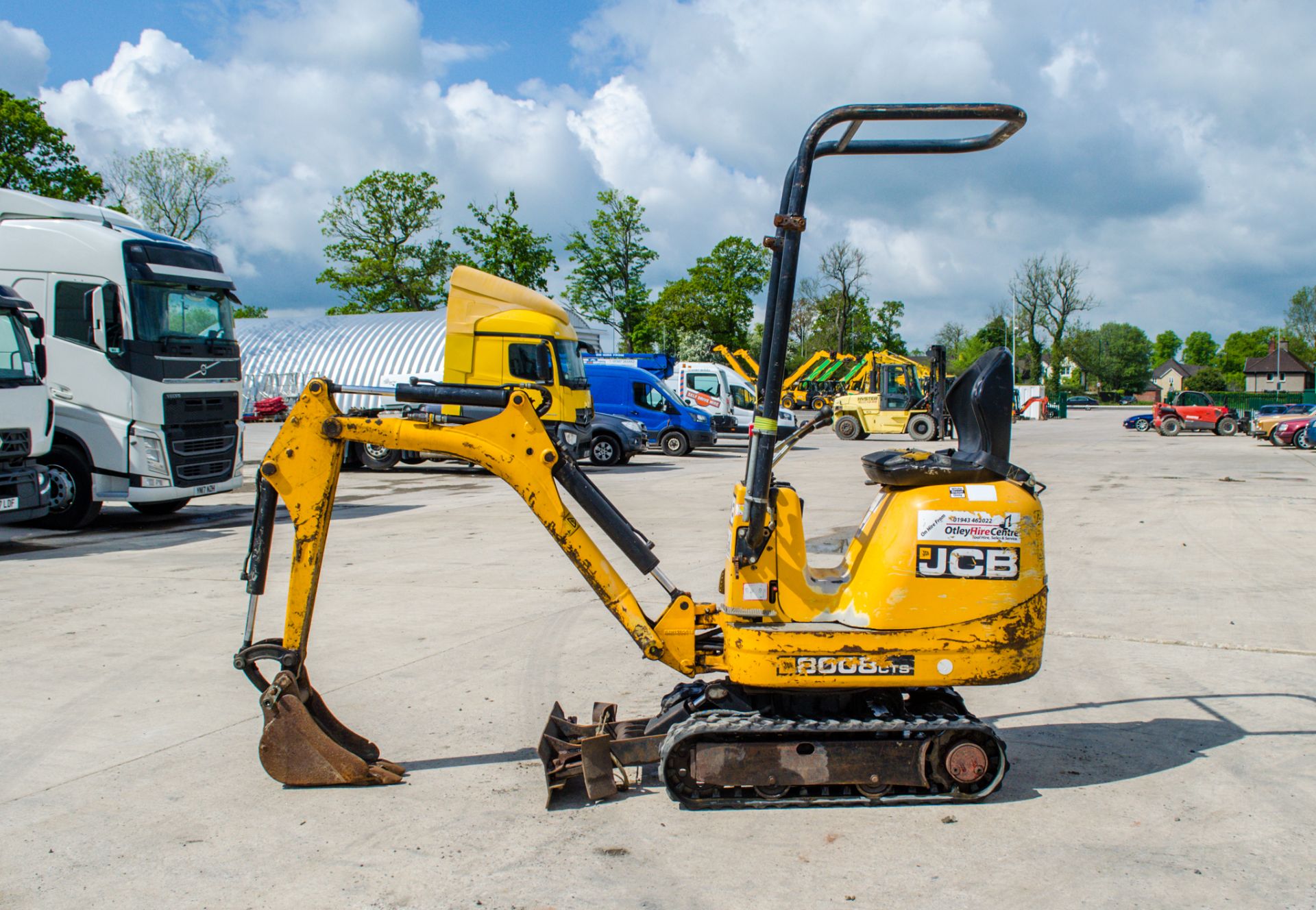 JCB 8008 CTS 0.8 tonne rubber tracked micro excavator Year: 2013 S/N: 00764635 Recorded Hours: - Image 7 of 17