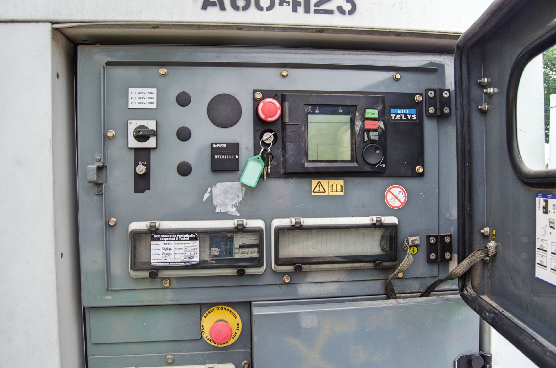 SDMO R110 110 kva diesel driven generator Recorded hours: 27952 A604123 - Image 3 of 8