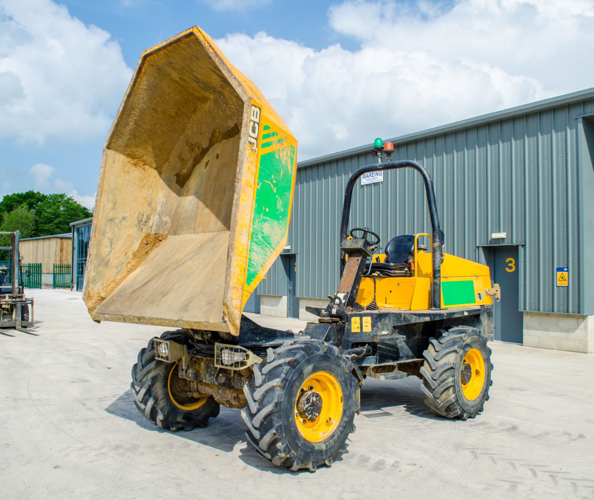 JCB 6 tonne swivel skip dumper Year: 2015 S/N: FFRL8476 Recorded Hours: 2258 c/w V5 A677194 - Image 13 of 20