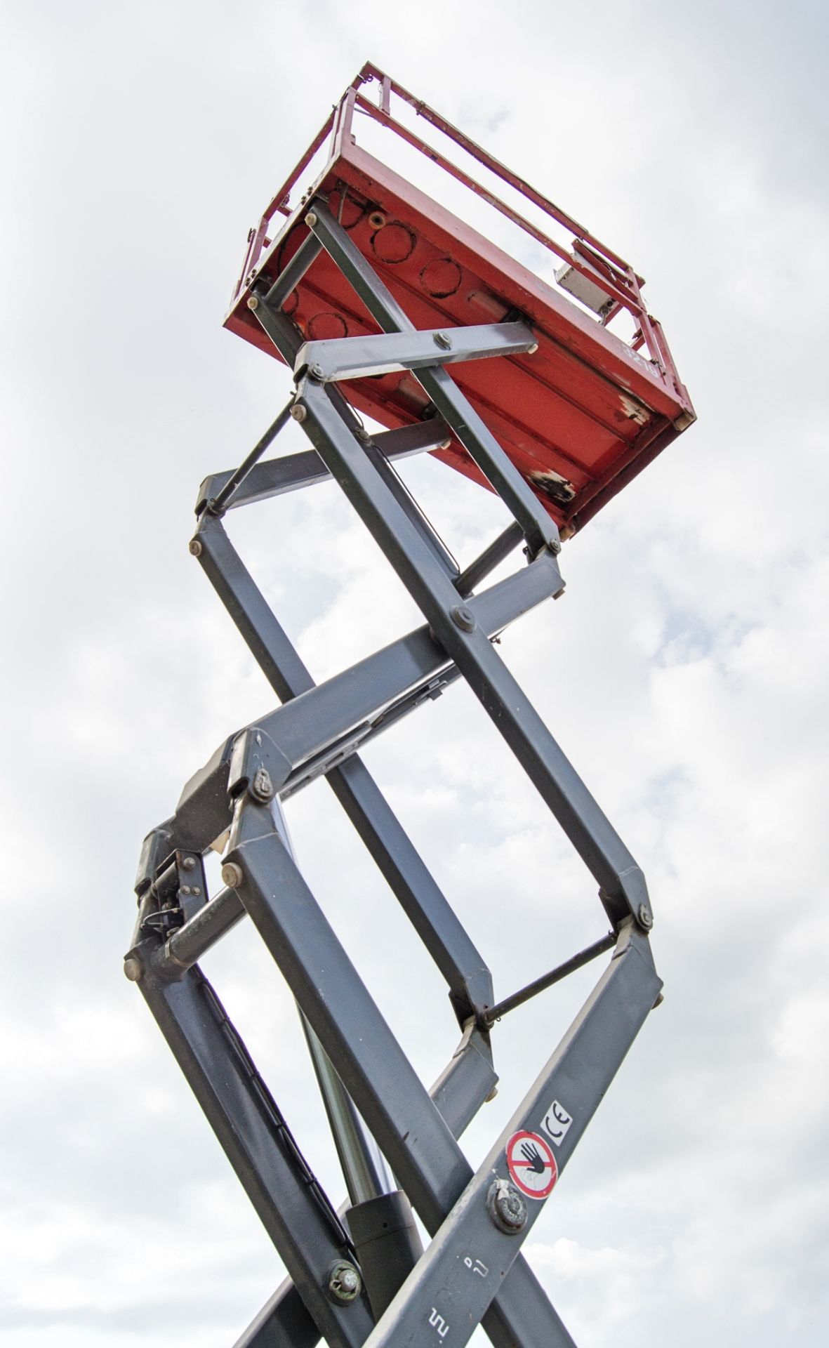 Skyjack SJ111 3219 battery electric scissor lift access platform Year: 2013 S/N: 22057252 A624051 - Image 4 of 6