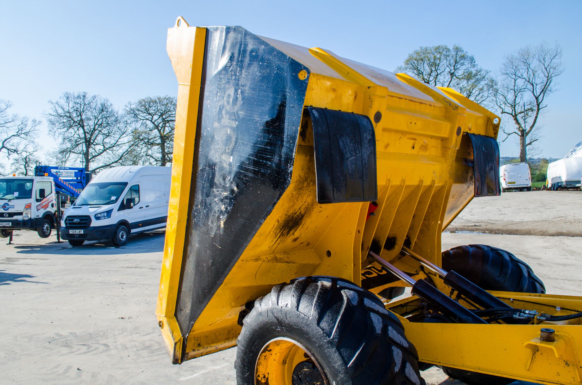 JCB 9FT 9 tonne straight skip dumper Year: 2019 S/N: 2781038 Recorded Hours: 2056 c/w front camera - Image 15 of 22