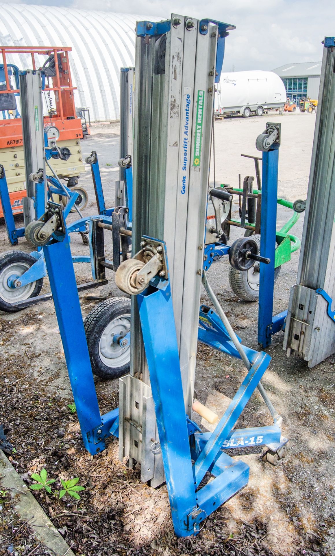 Genie SLA-15 manual material hoist A583007