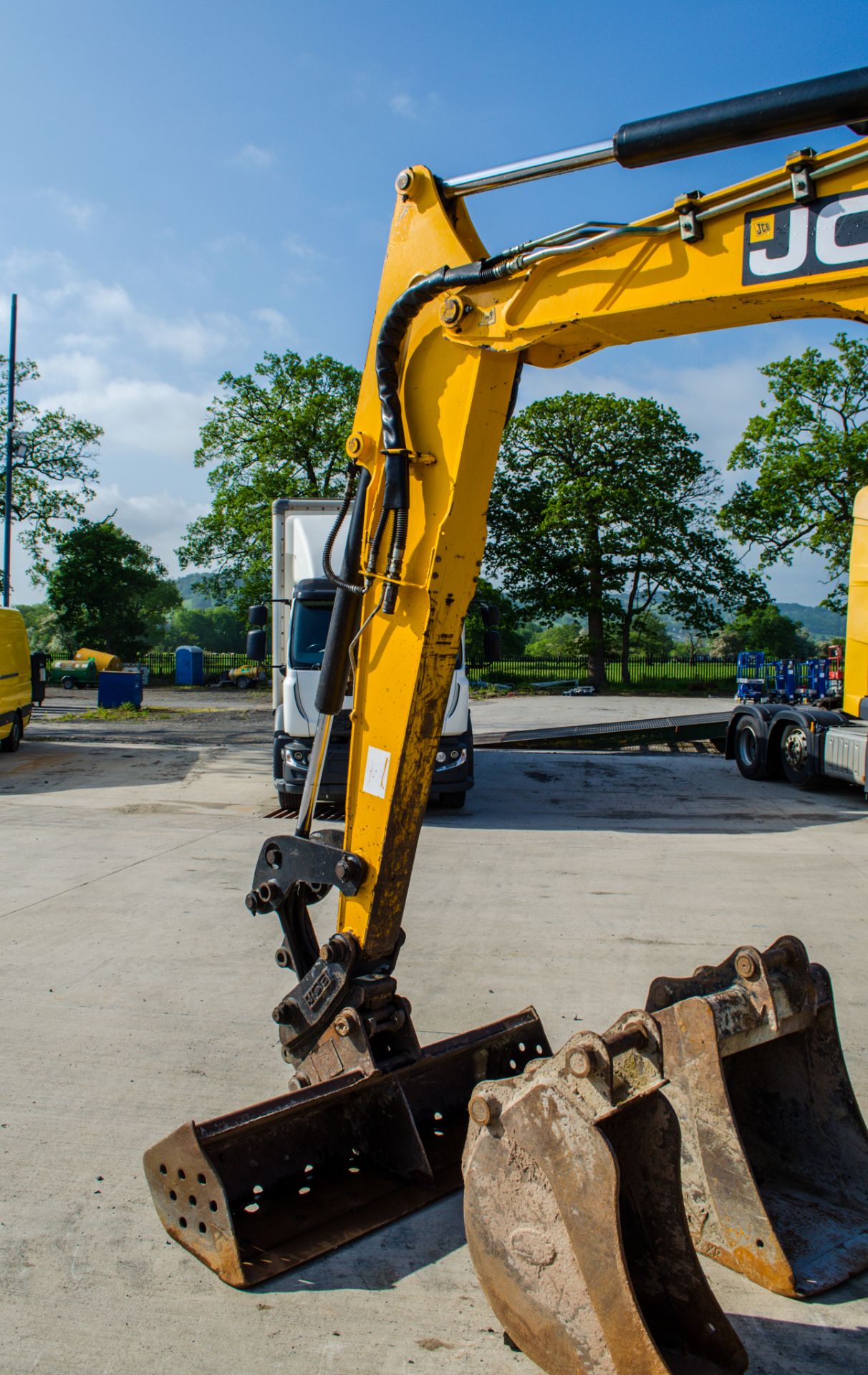 JCB 85Z-1 eco 8.5 tonne rubber tracked excavator Year: 2016 S/N: 2249455 Recorded Hours: 3224 piped, - Image 12 of 23