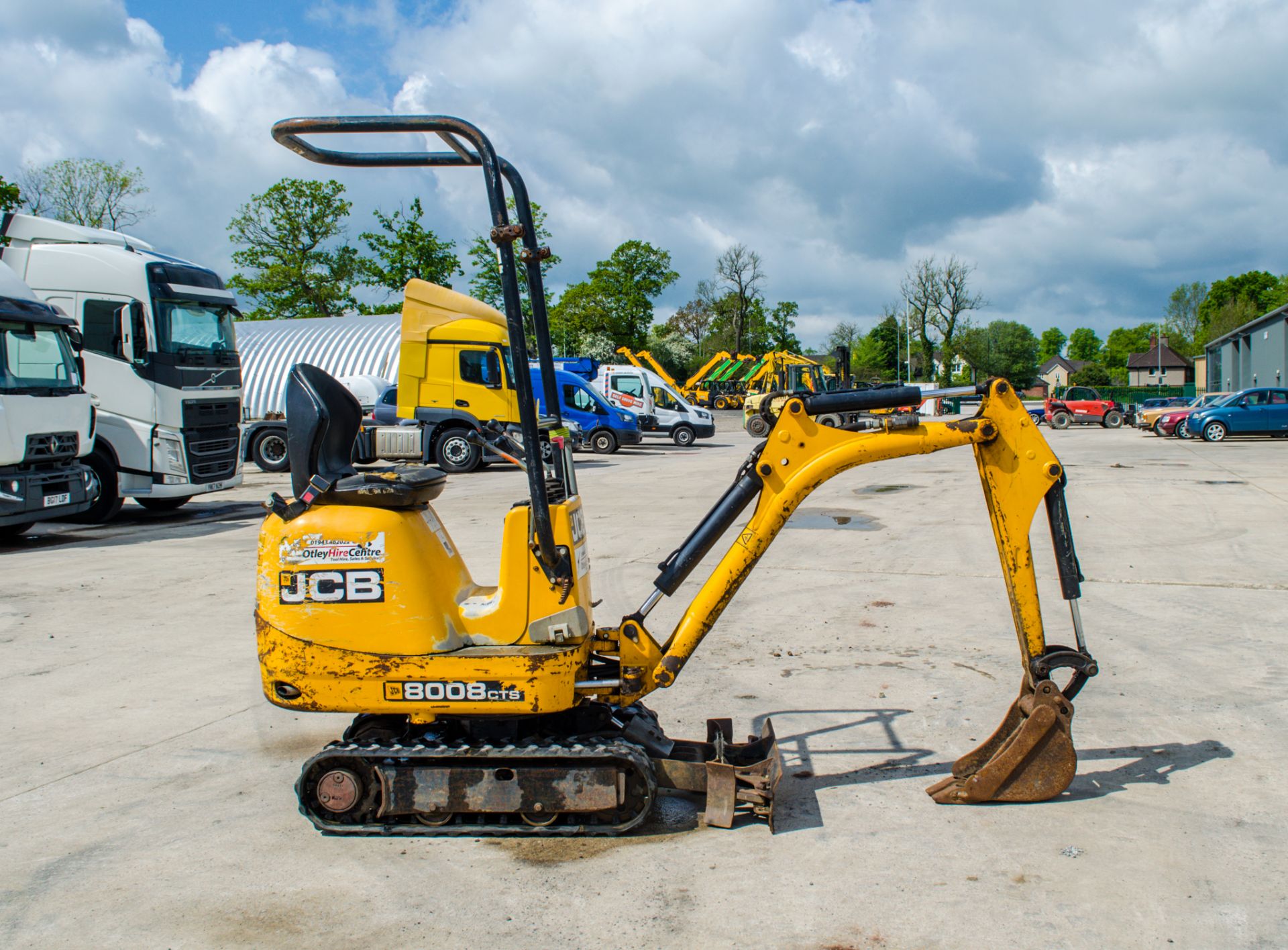 JCB 8008 CTS 0.8 tonne rubber tracked micro excavator Year: 2013 S/N: 00764635 Recorded Hours: - Image 8 of 17