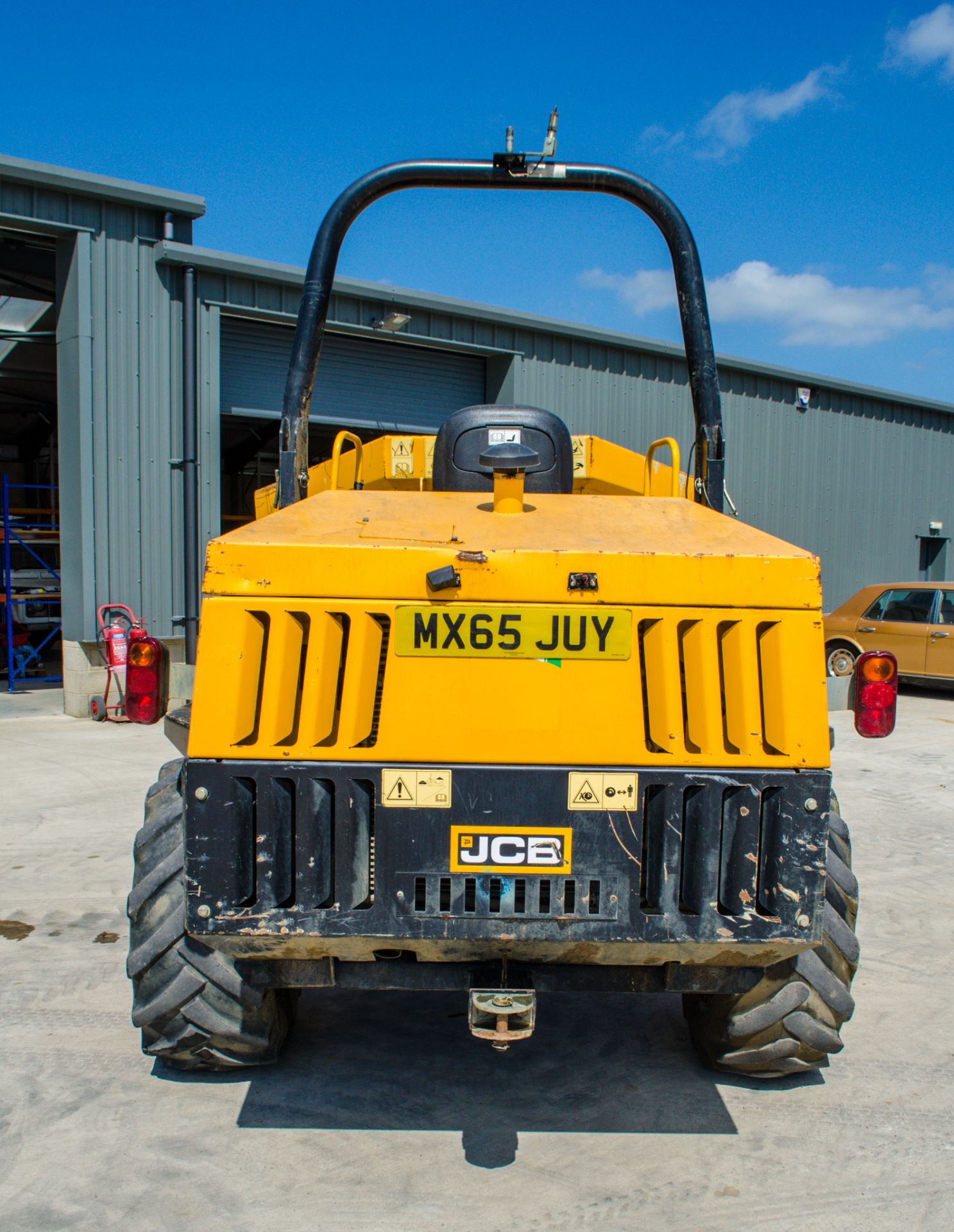 JCB 6 tonne swivel skip dumper Year: 2015 S/N: FRL8670 Recorded Hours: 1976 ** Swivel function - Image 6 of 20