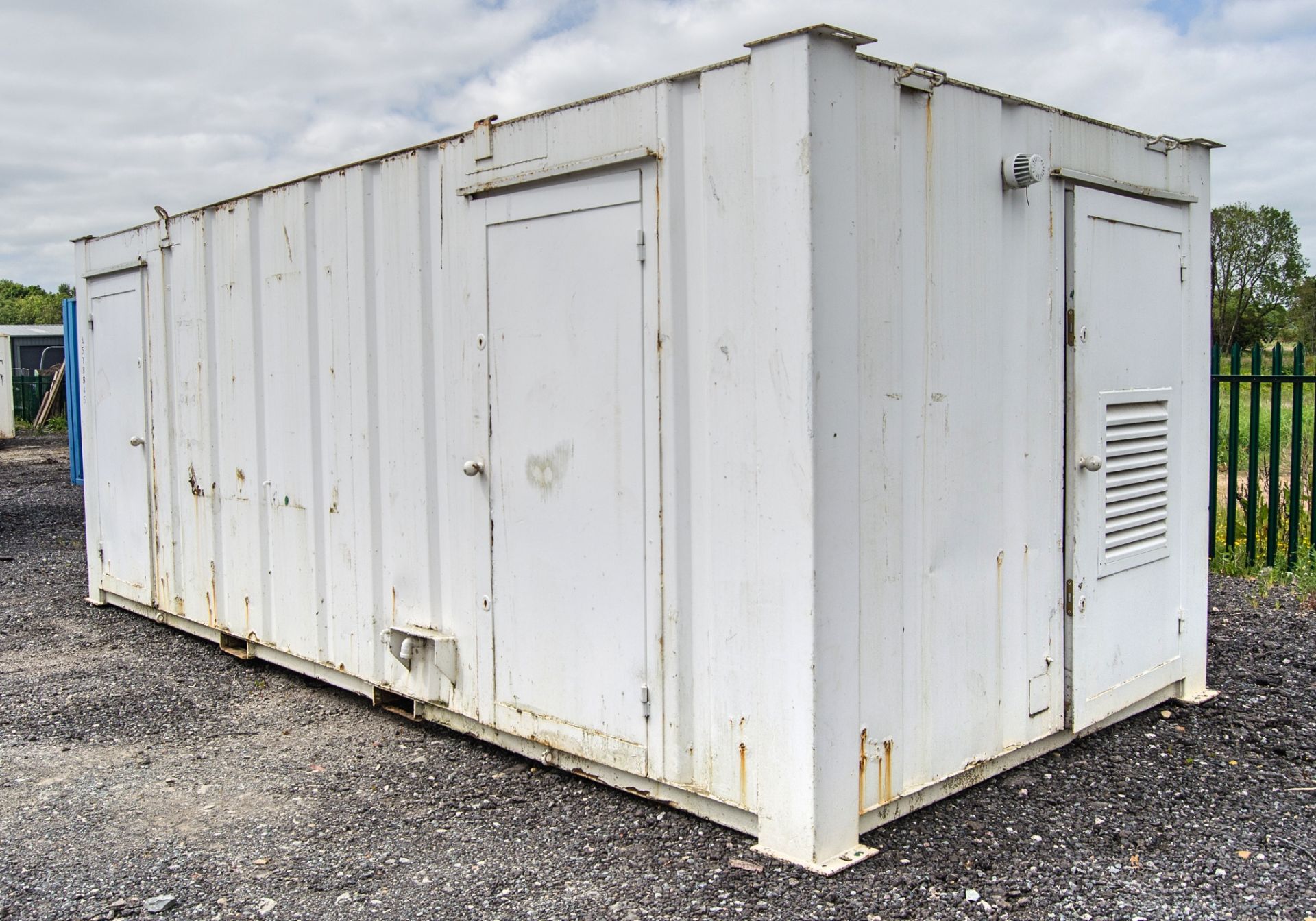 21 ft x 9 ft steel anti-vandal welfare site unit Comprising of: Canteen area, toilet & generator