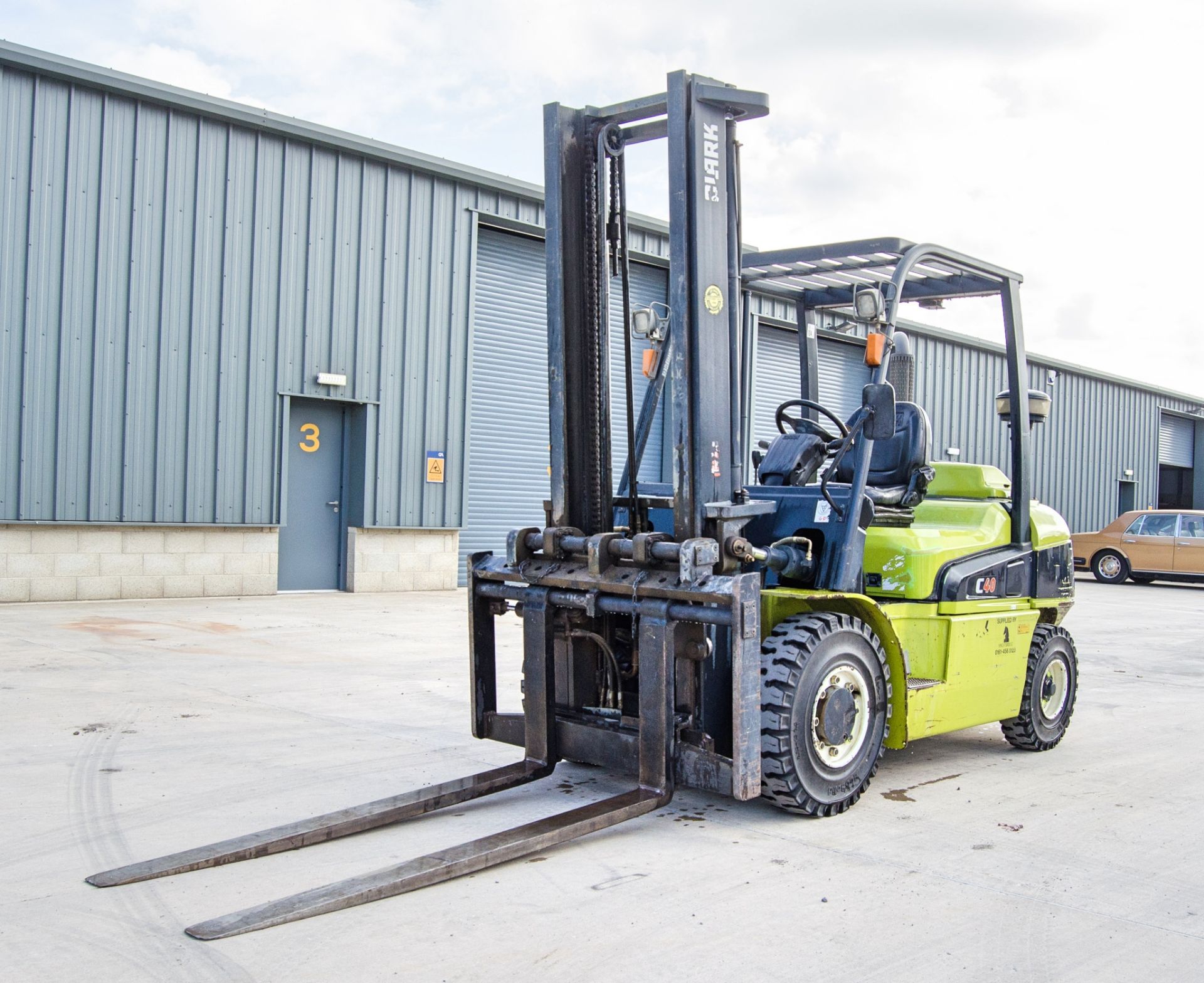 Clark C40D 4 tonne diesel driven fork lift truck Year: 2014 S/N: 9913 Recorded Hours: 4484 N628404