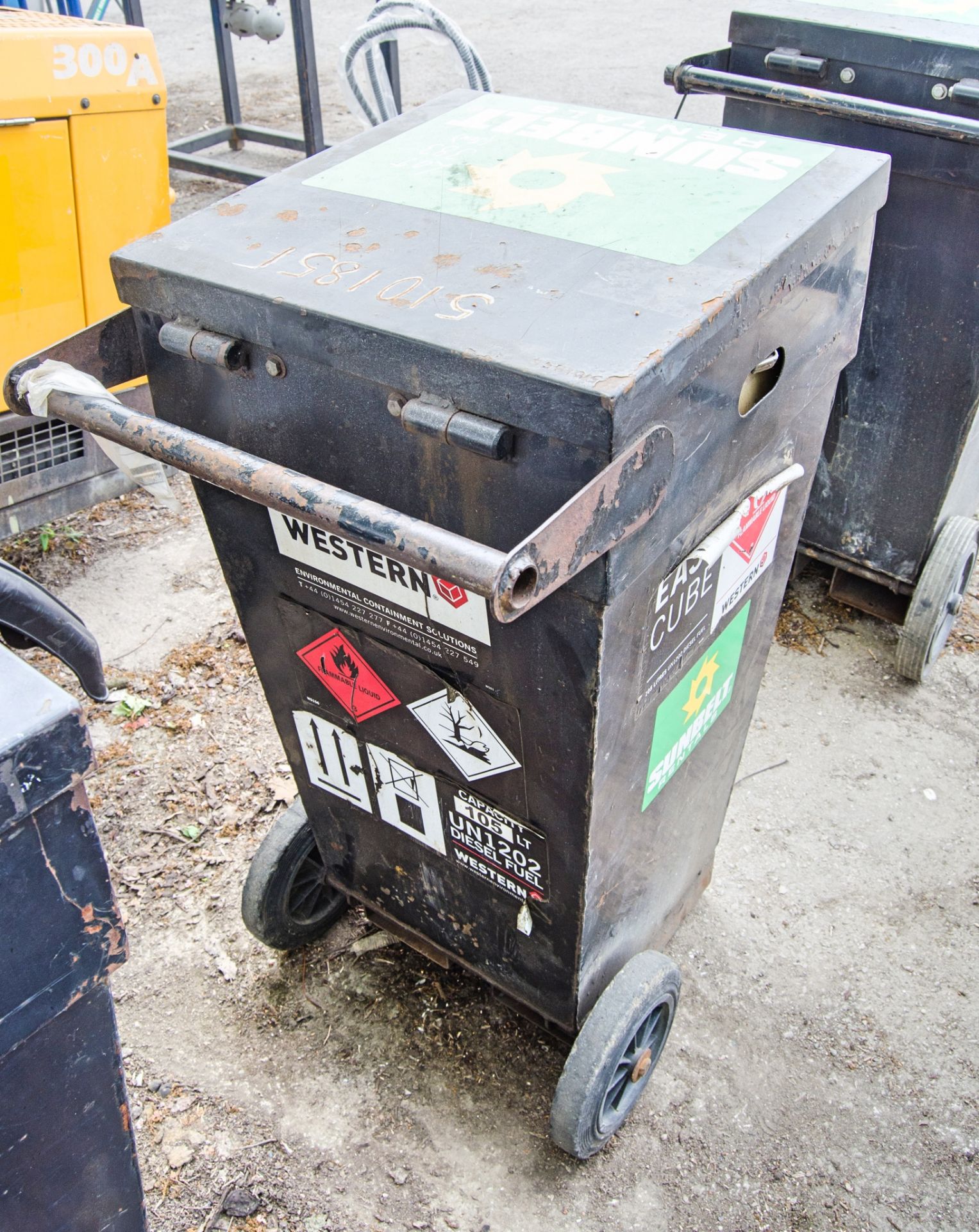 Western 100 litre push around bunded fuel bowser c/w manual pump delivery hose & nozzle H5101851 - Image 2 of 3