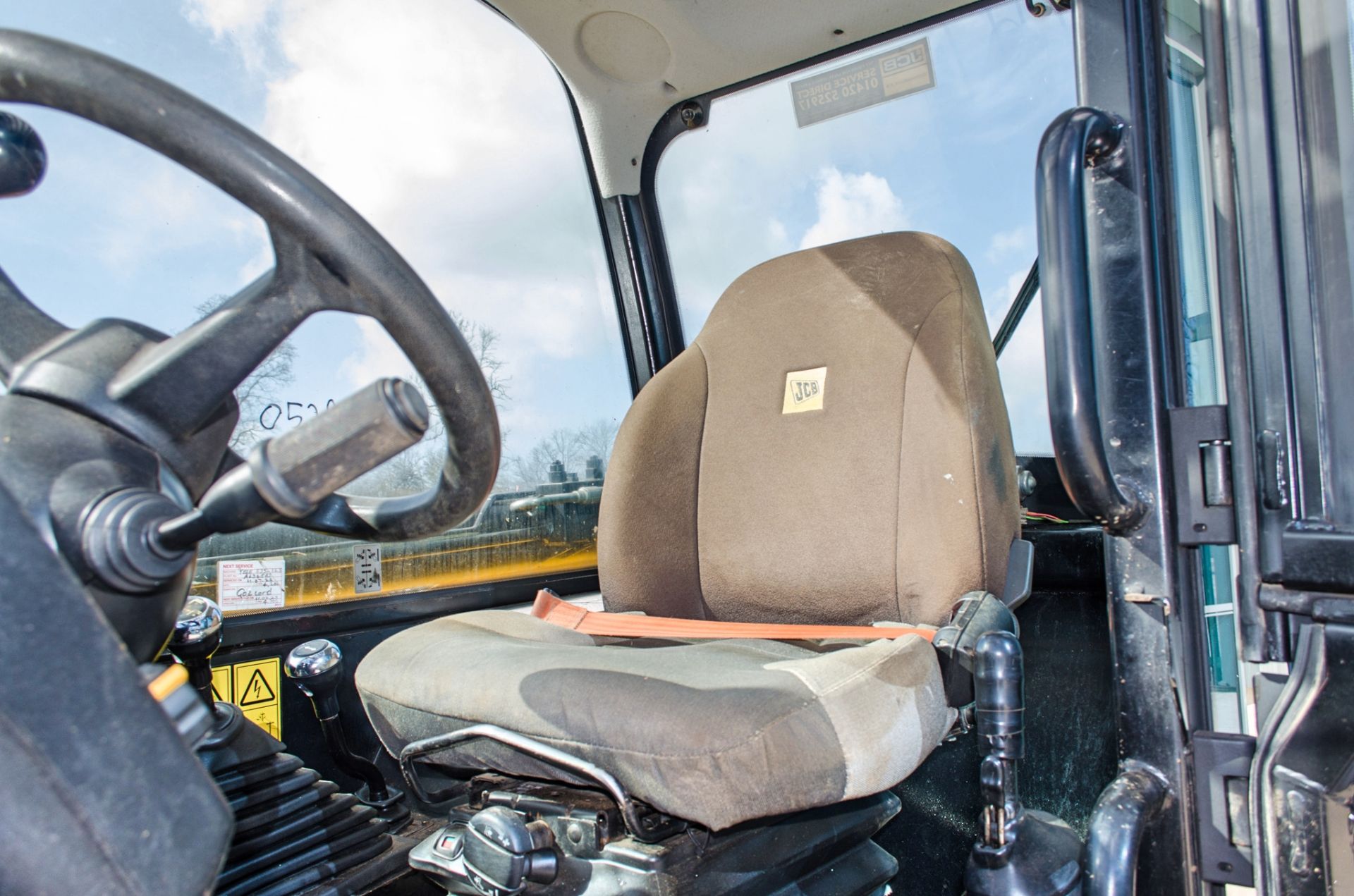 JCB 535-125 Hi-Viz 12.5 metre telescopic handler Year: 2014 S/N: 2340638 Recorded Hours: 4394 c/w - Image 17 of 25