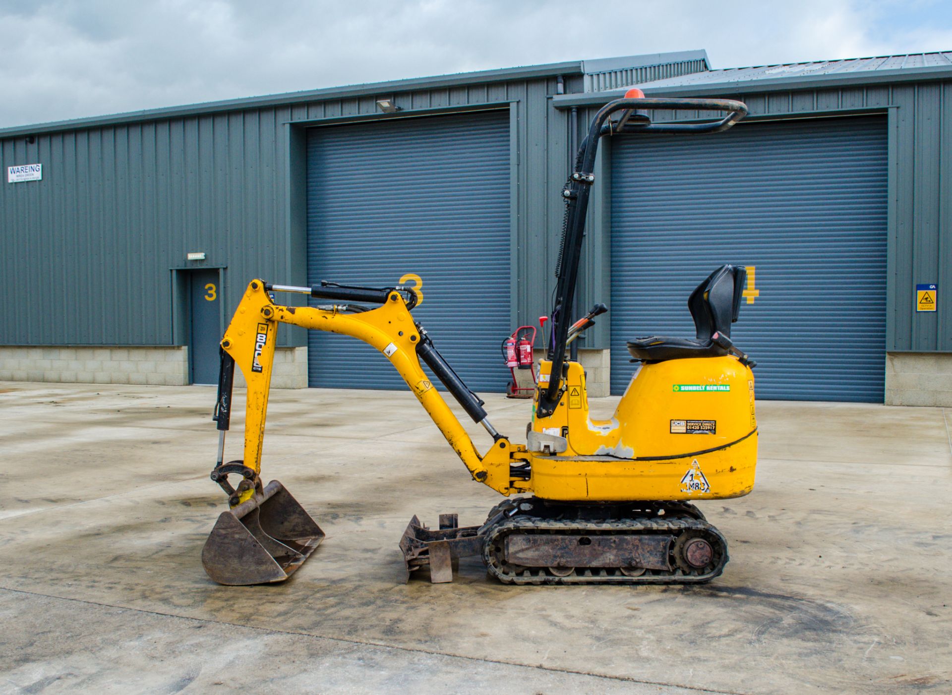 JCB 8008 CTS 0.8 tonne rubber tracked micro excavator Year: 2015 S/N: 2410905 Recorded Hours: 1769 - Image 8 of 21