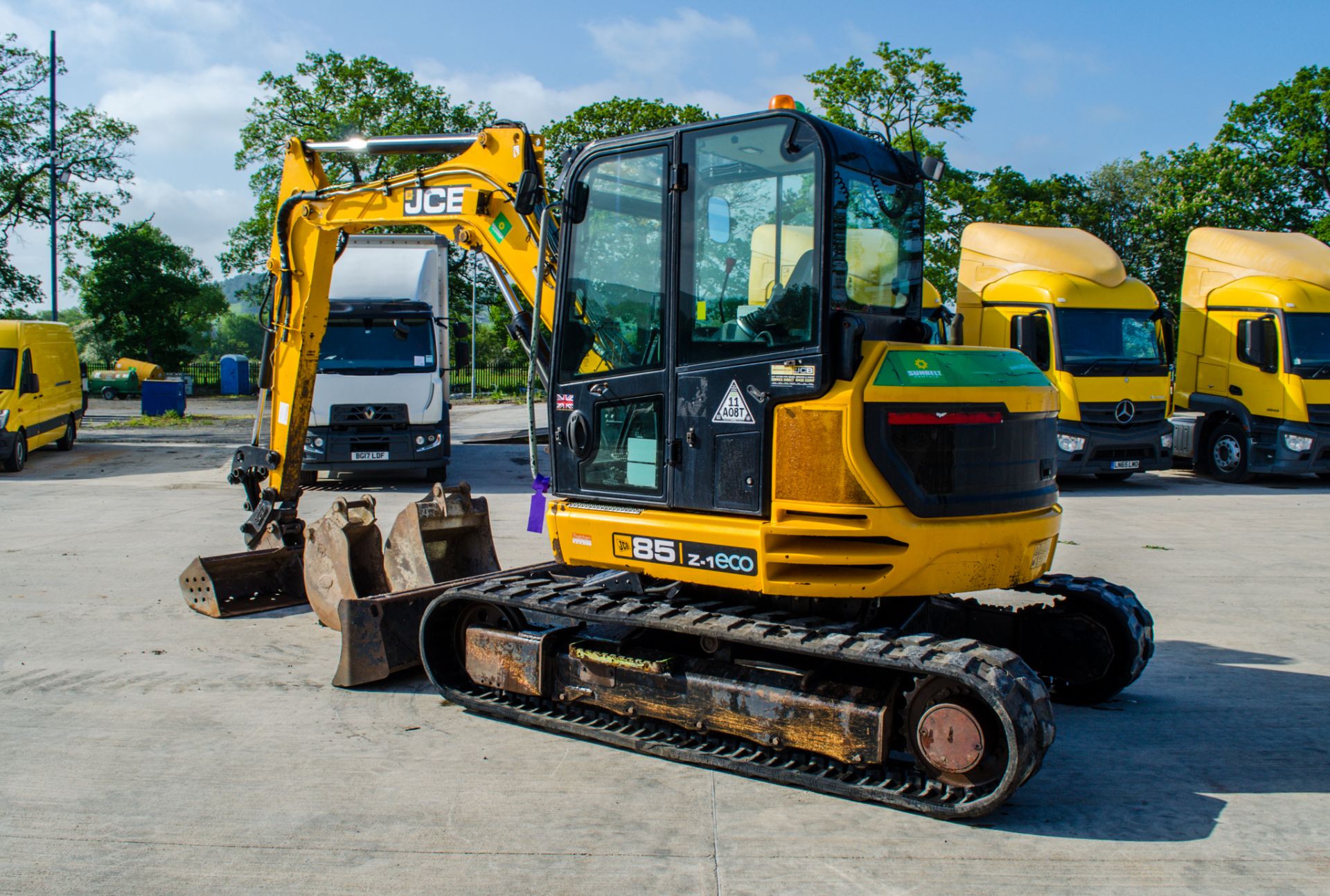 JCB 85Z-1 eco 8.5 tonne rubber tracked excavator Year: 2016 S/N: 2249455 Recorded Hours: 3224 piped, - Image 4 of 23