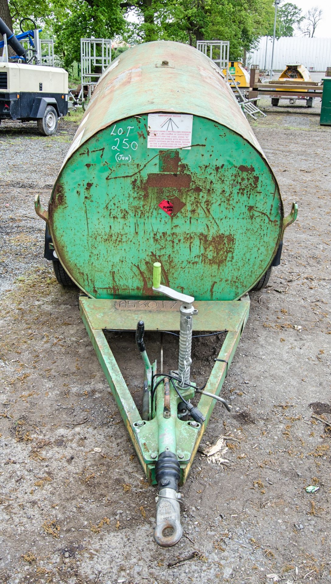 Trailer Engineering 950 litre fast tow bunded fuel bowser c/w manual pump, delivery hose and - Image 3 of 5