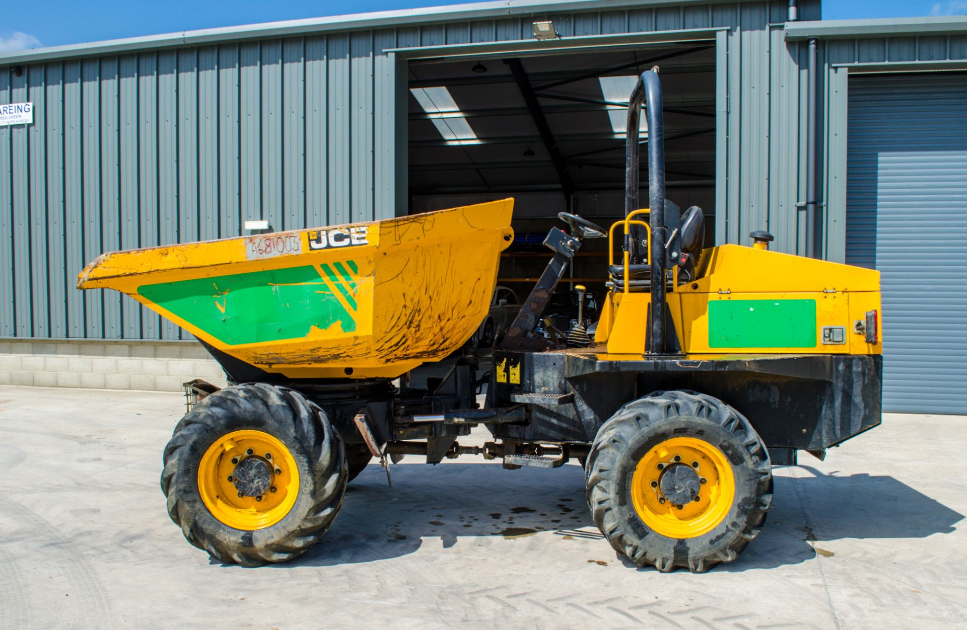 JCB 6 tonne swivel skip dumper Year: 2015 S/N: FRL8670 Recorded Hours: 1976 ** Swivel function - Image 7 of 20