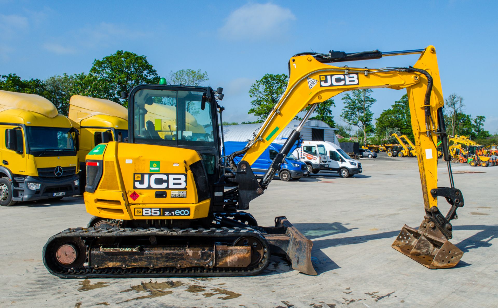 JCB 85Z-1 eco 8.5 tonne rubber tracked excavator Year: 2016 S/N: 2249455 Recorded Hours: 3224 piped, - Image 8 of 23