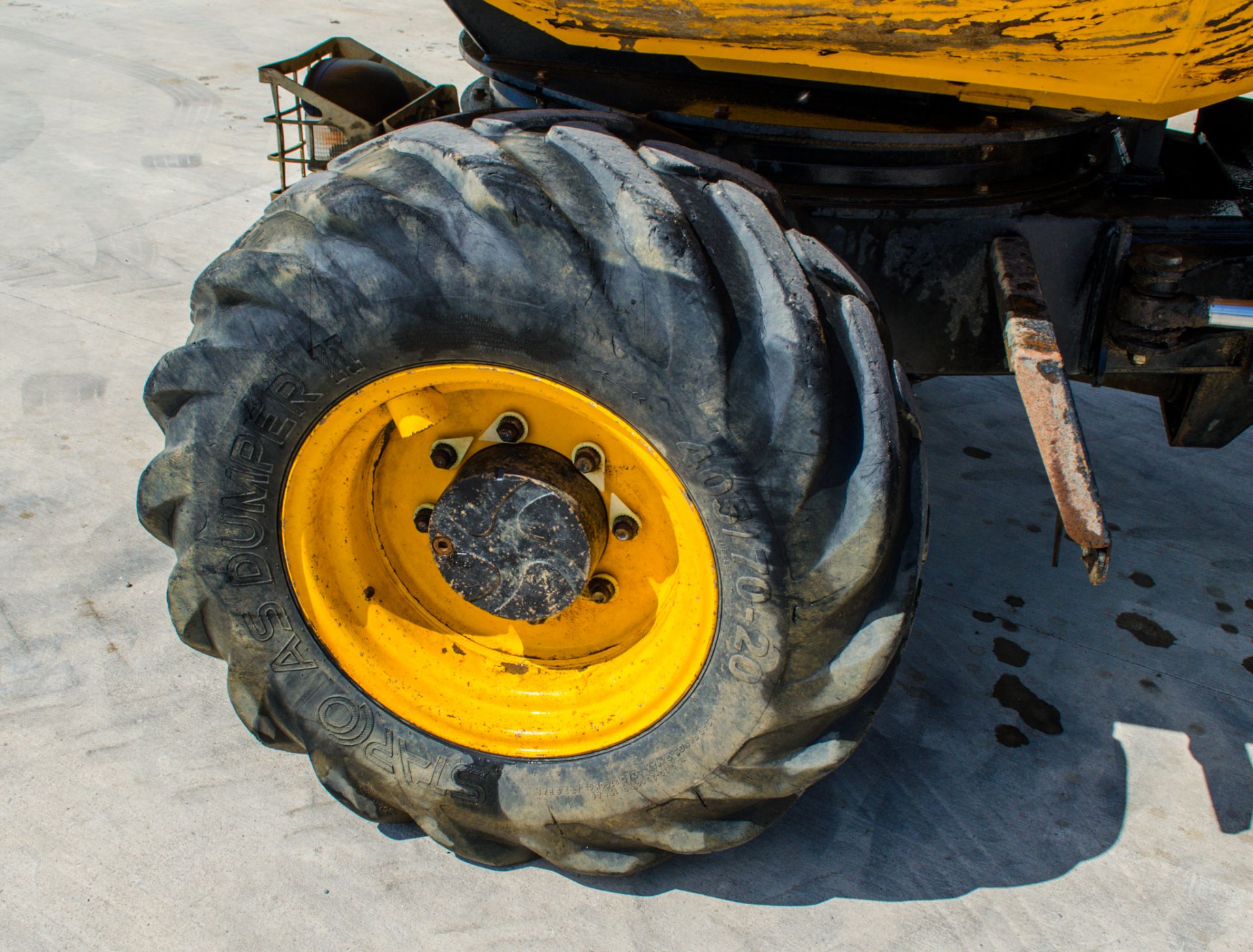 JCB 6 tonne swivel skip dumper Year: 2015 S/N: FRL8670 Recorded Hours: 1976 ** Swivel function - Image 10 of 20