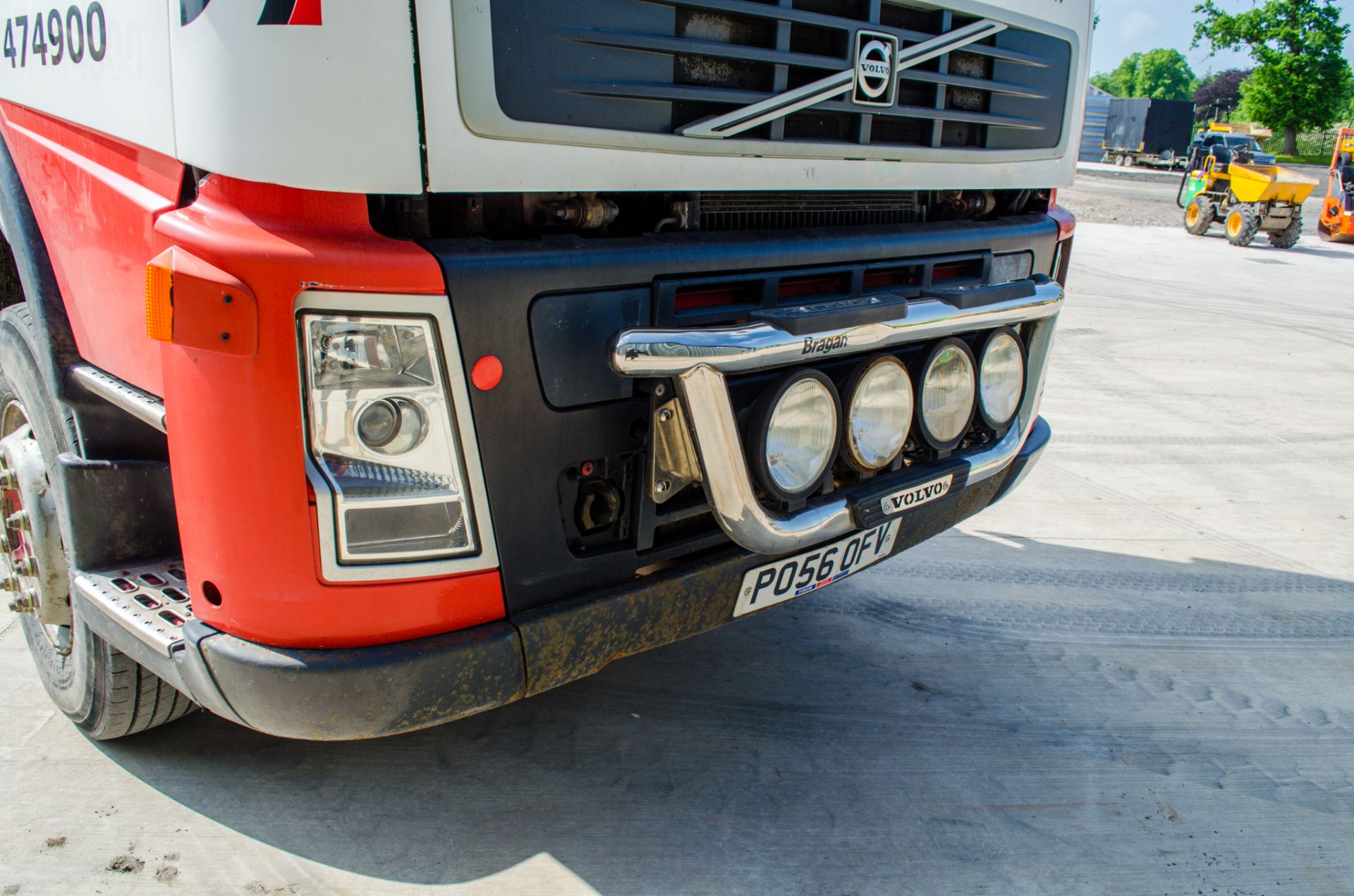 Volvo FM400 8x4 Euro 6 32 tonne hook loader lorry Registration Number: PO56 OFV Date of - Image 12 of 27