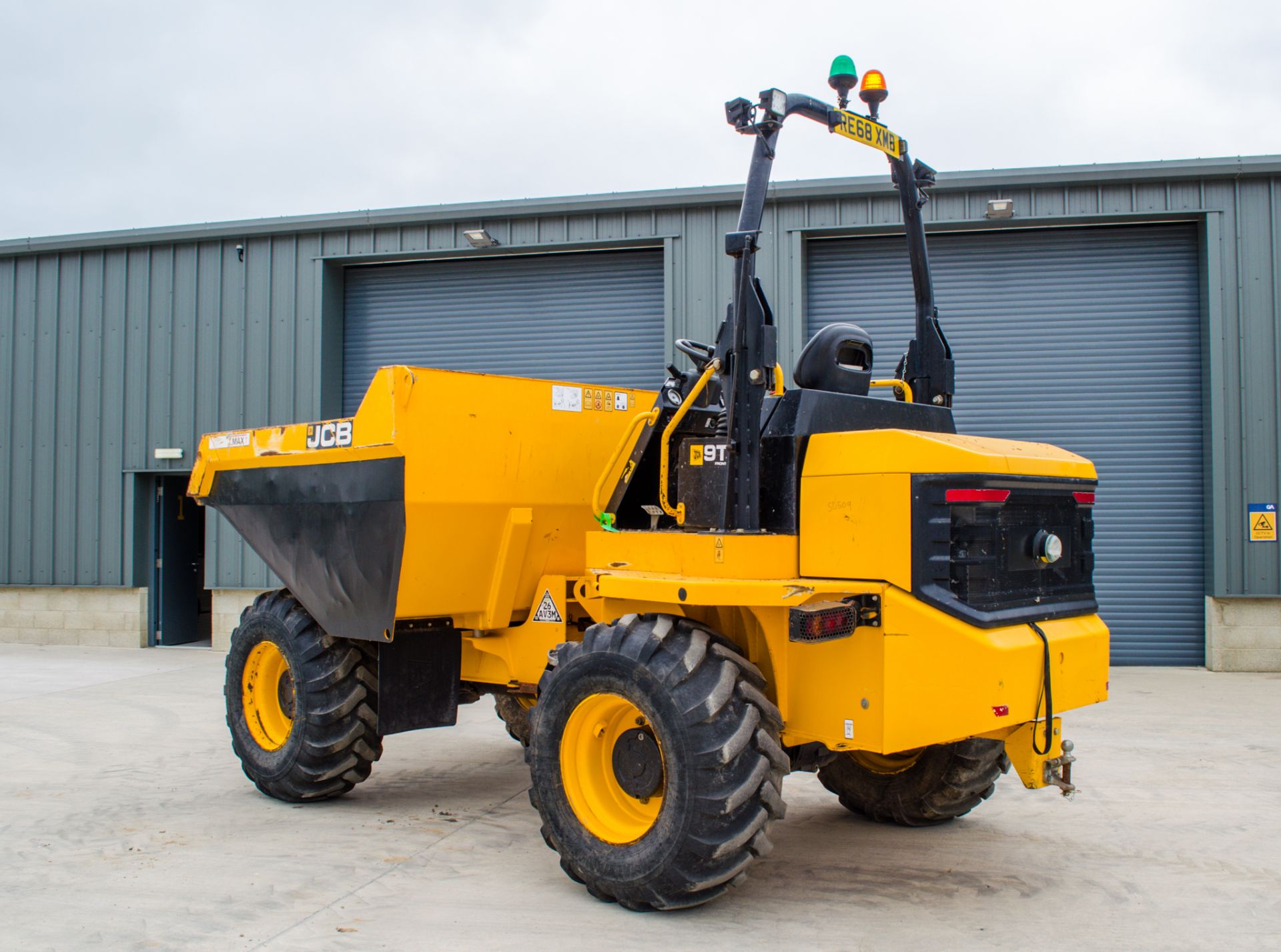 JCB 9FT 9 tonne straight skip dumper Year: 2019 S/N: 2780342 Recorded Hours: 2022 c/w camera system - Image 4 of 19