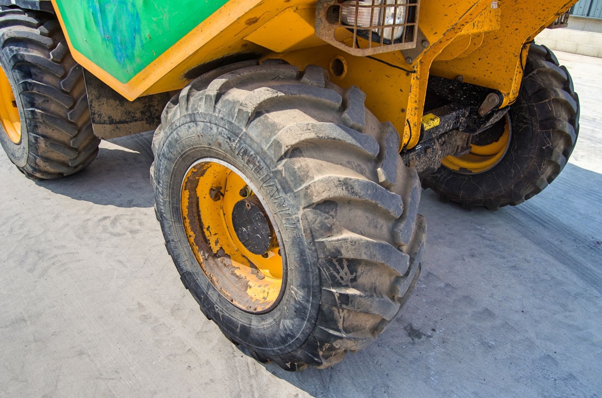 JCB 9 tonne straight skip dumper Year: 2015 S/N: EFFRM7797 Recorded Hours: 2331 A667146 - Image 17 of 22