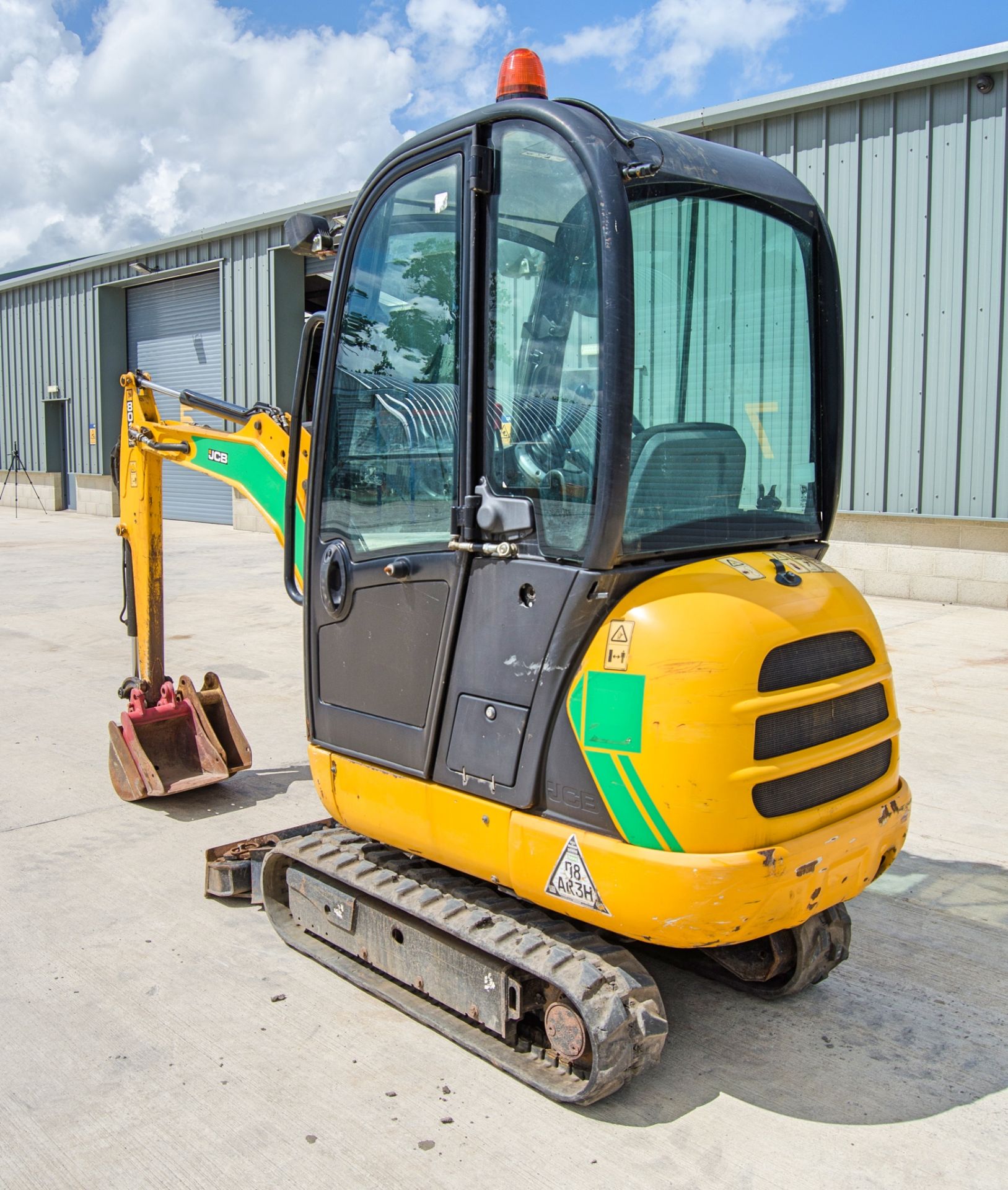 JCB 8018 1.5 tonne rubber tracked mini excavator Year: 2017 S/N: 2545479 Recorded Hours: 1297 blade, - Image 3 of 24