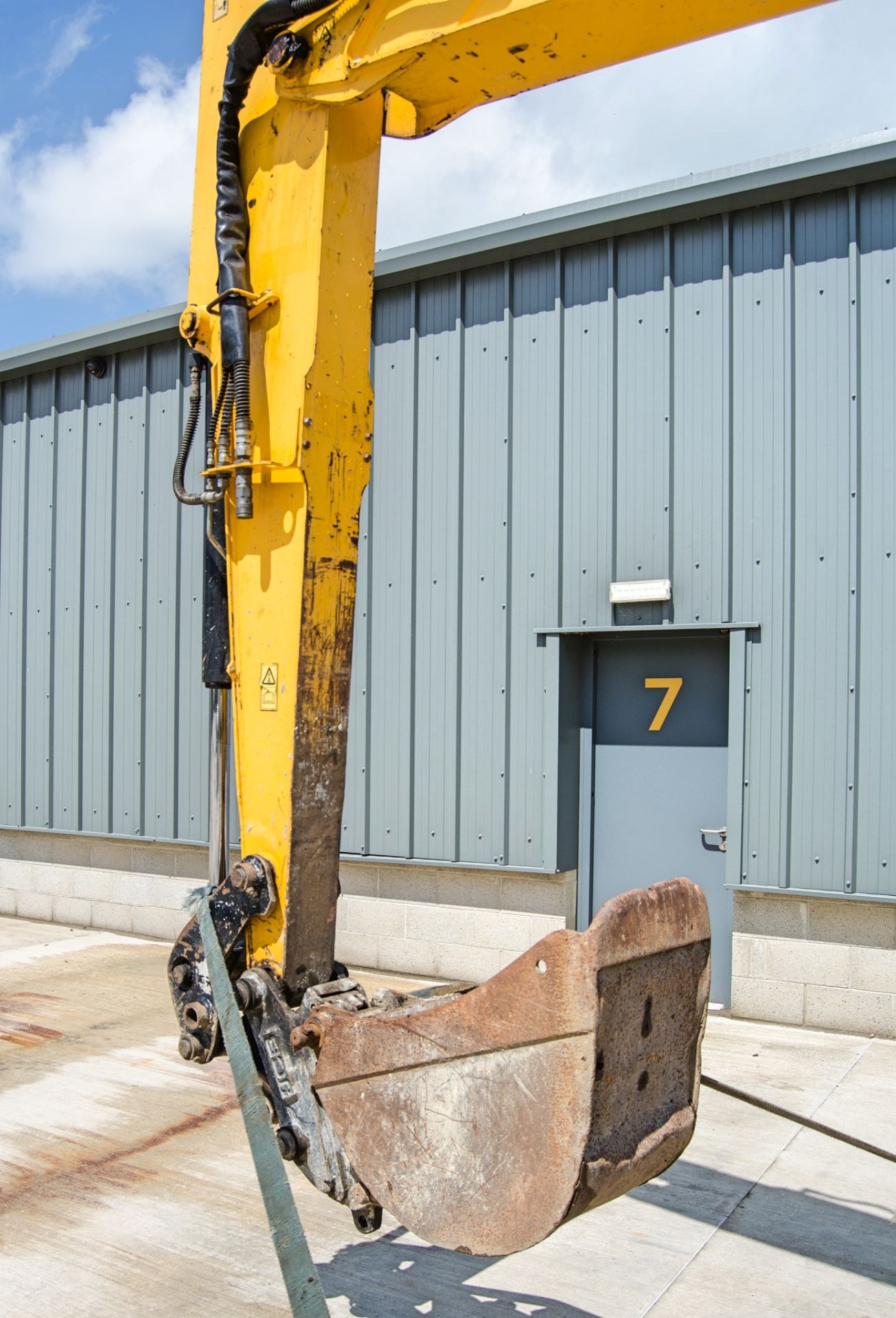 JCB 86C-1 8.5 tonne tubber tracked excavator Year: 2015 S/N: 2250128 Recorded Hours: 5207 blade, - Image 15 of 26