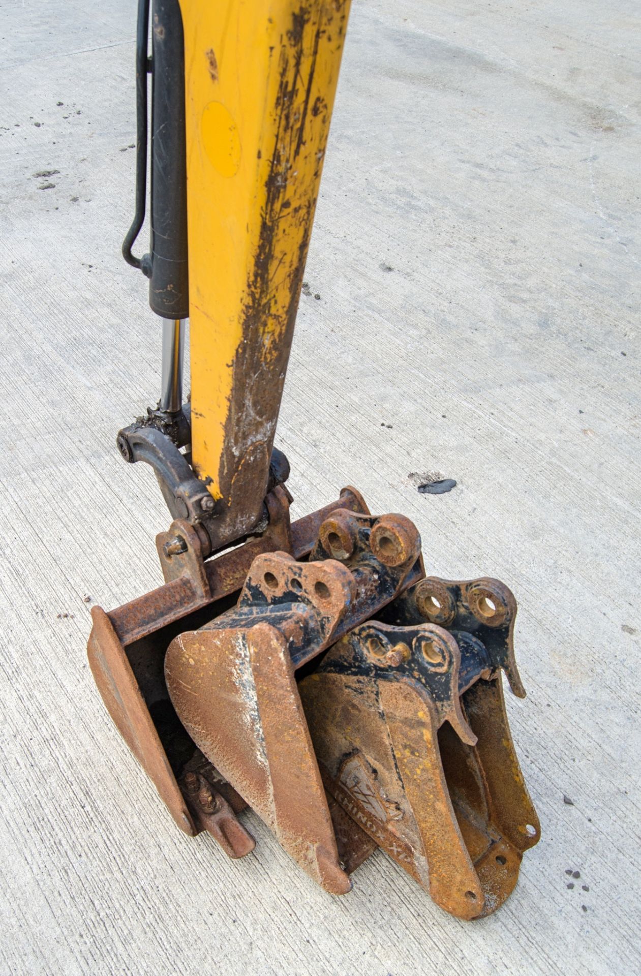 JCB 8018 1.5 tonne rubber tracked mini excavator Year: 2017 S/N: 2545638 Recorded Hours: 1173 blade, - Image 15 of 26