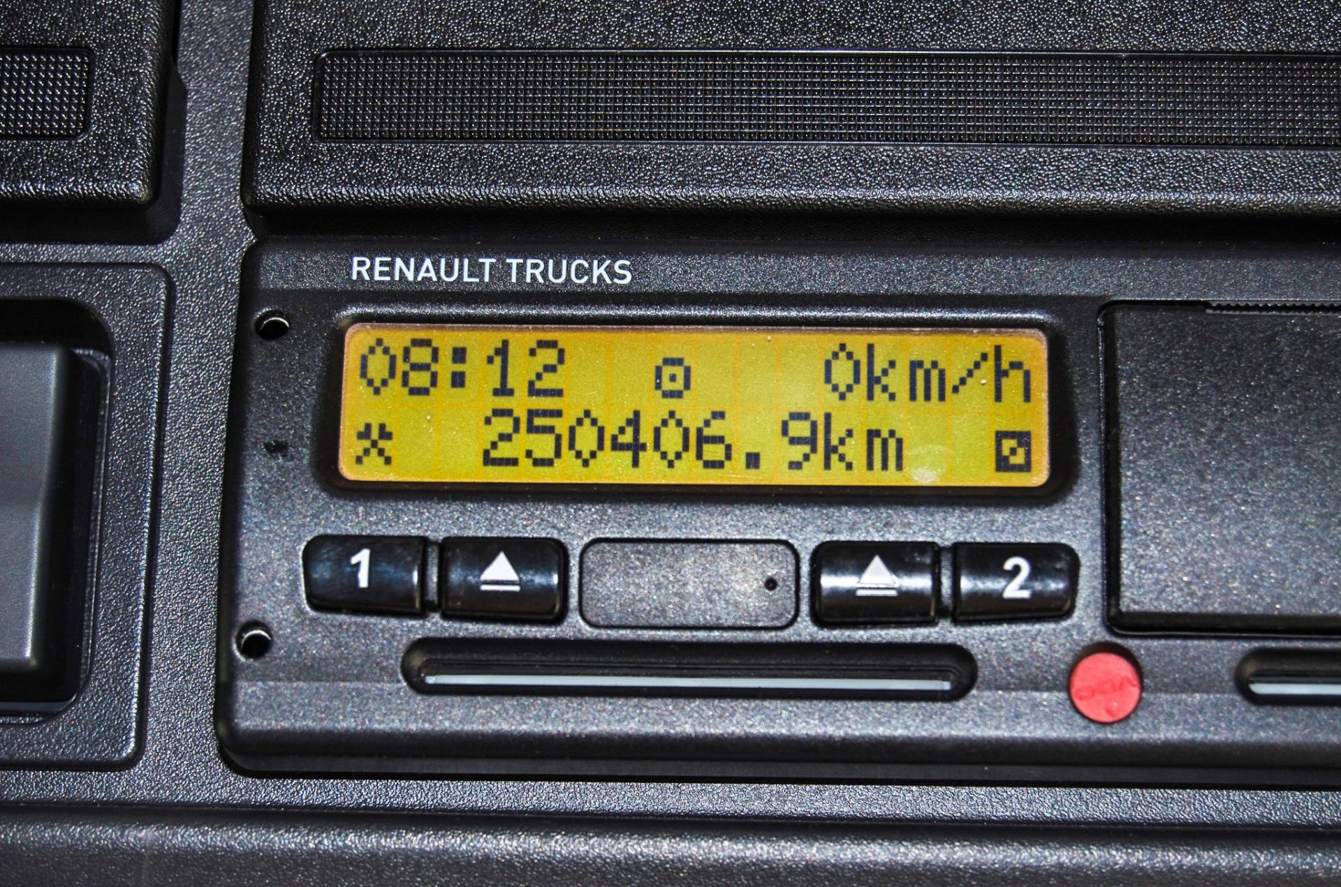 Renault D 7698cc 247HP 18 tonne 4x2 box lorry Registration Number: BG17 LDF Date of Registration: - Image 20 of 21