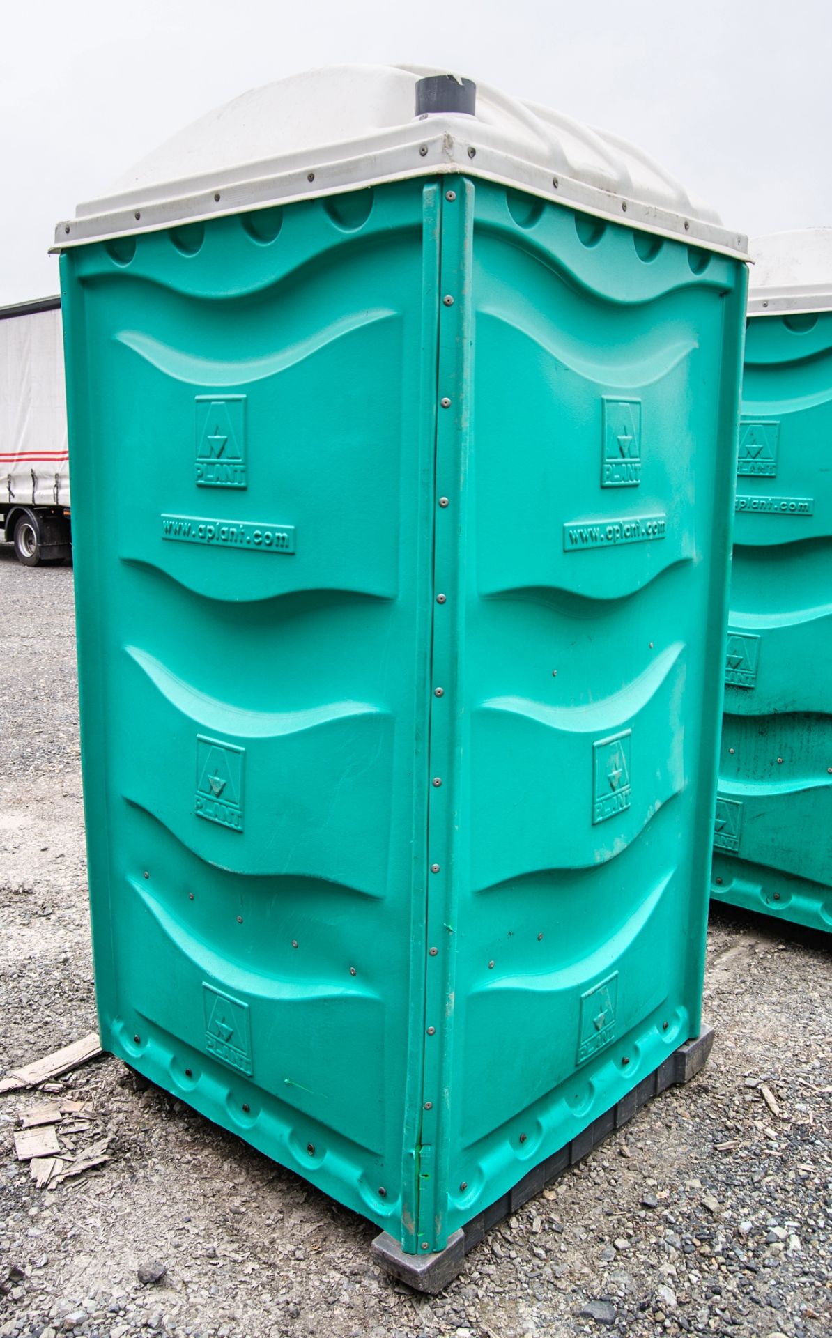 Plastic portable toilet A415469 - Image 2 of 3