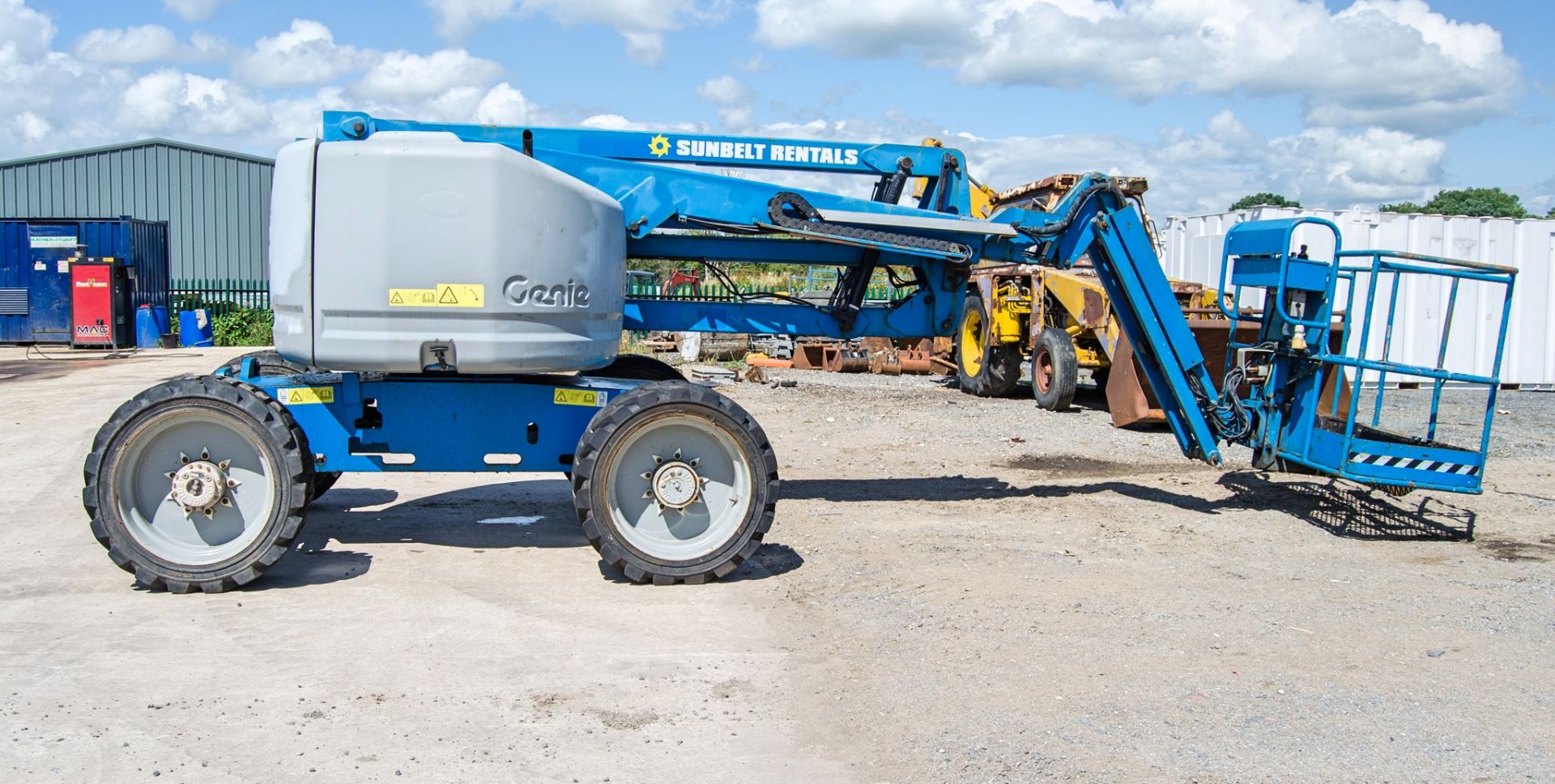 Genie Z-45/25 battery electric/diesel 4WD articulated boom lift Year: 2011 S/N: Z452512B-2013 - Image 8 of 18