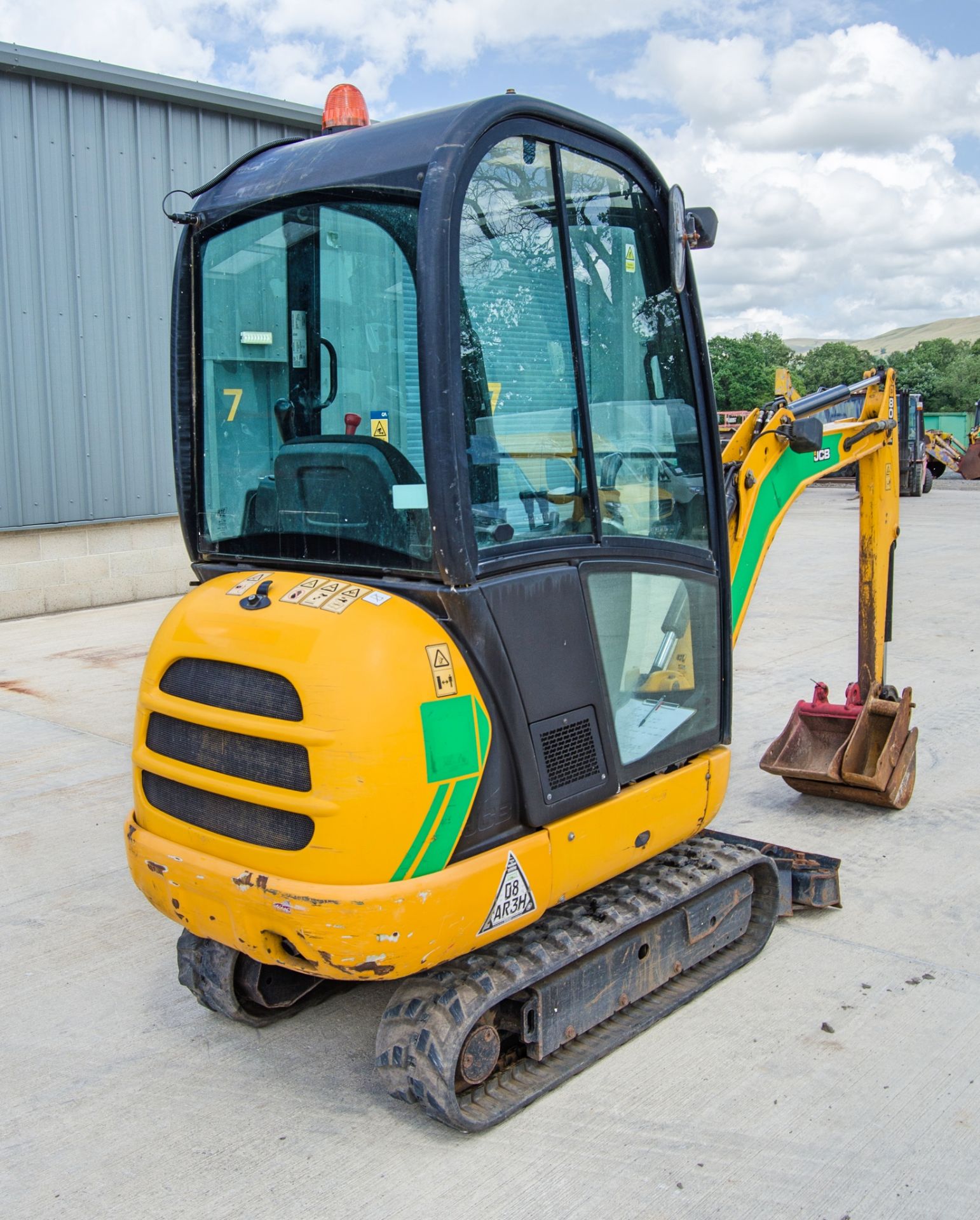 JCB 8018 1.5 tonne rubber tracked mini excavator Year: 2017 S/N: 2545479 Recorded Hours: 1297 blade, - Image 4 of 24