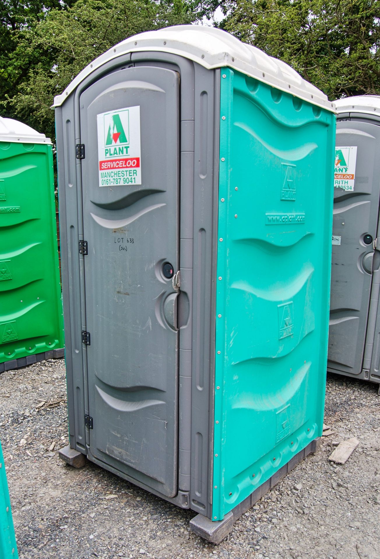 Plastic portable toilet A415469