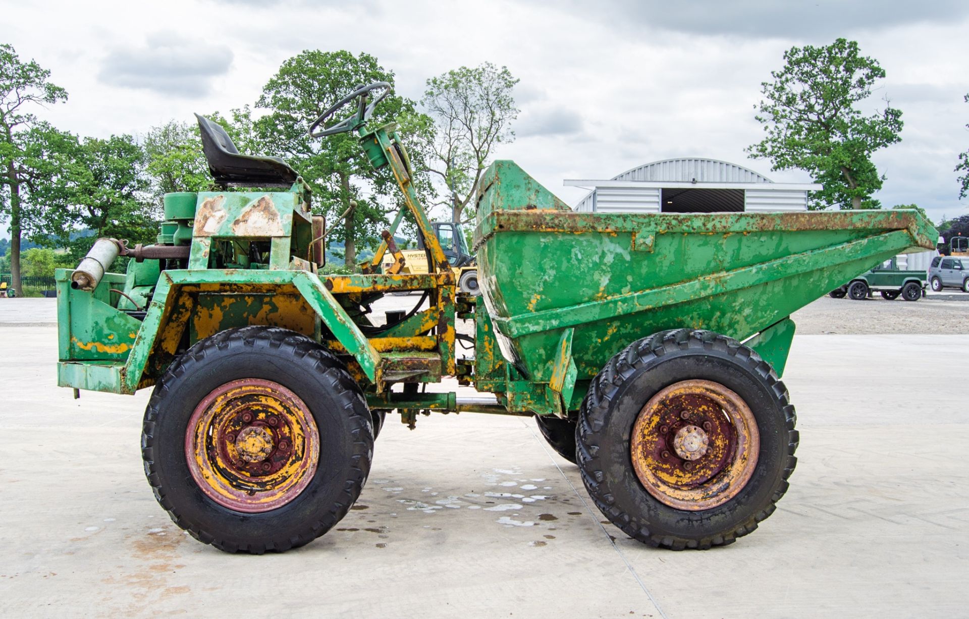 3 tonne straight skip dumper ** No VAT on hammer price but VAT will be charged on the buyers premium - Image 8 of 22