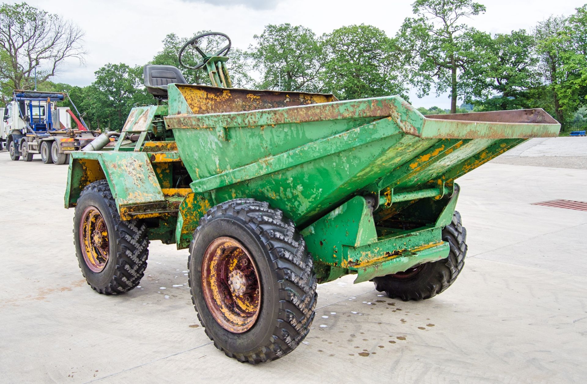 3 tonne straight skip dumper ** No VAT on hammer price but VAT will be charged on the buyers premium - Image 2 of 22