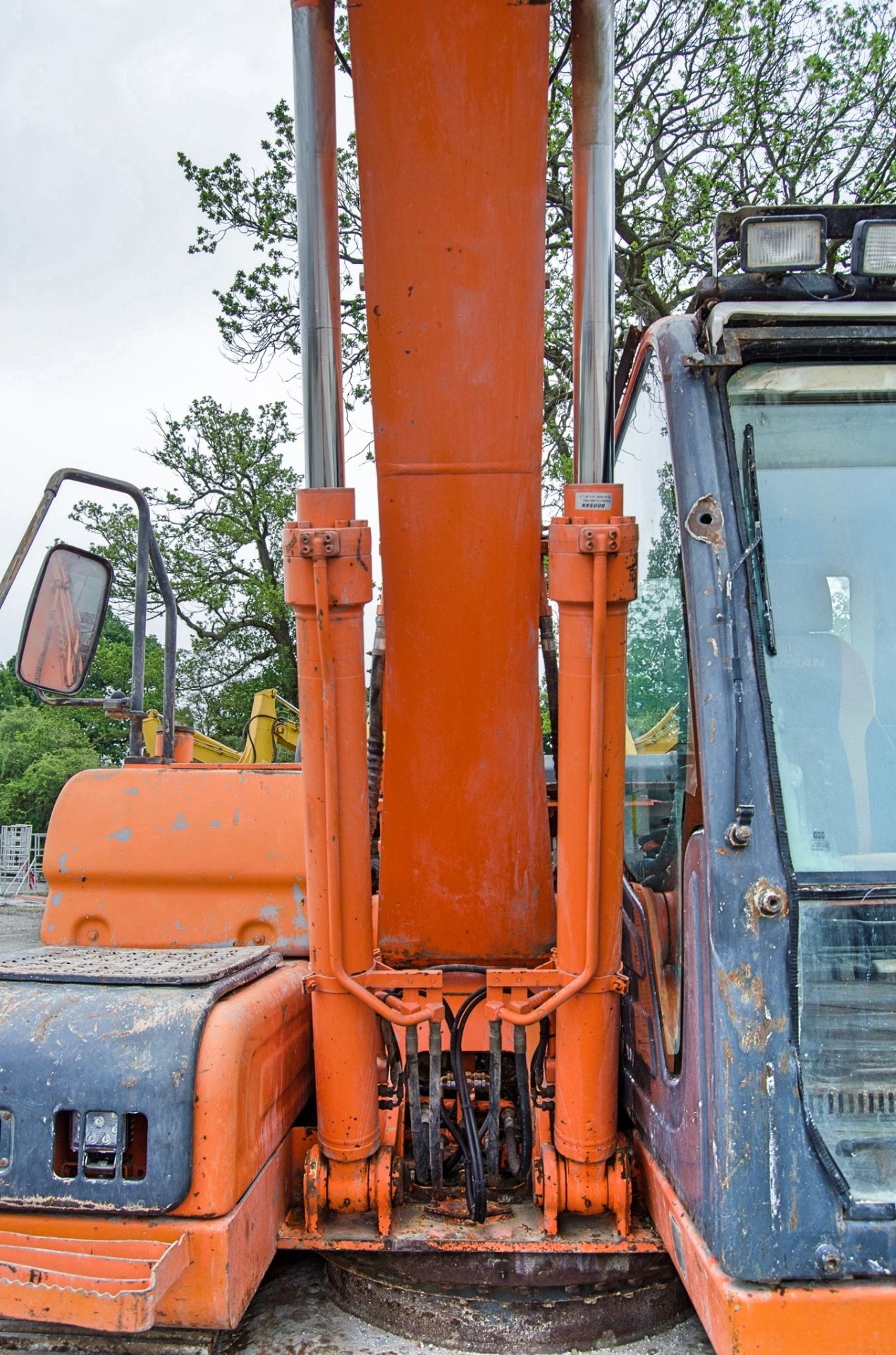 Doosan DX140LC 14 tonne steel tracked excavator Year: 2011 S/N: B0050396 Recorded Hours: 88075 ( - Image 14 of 28