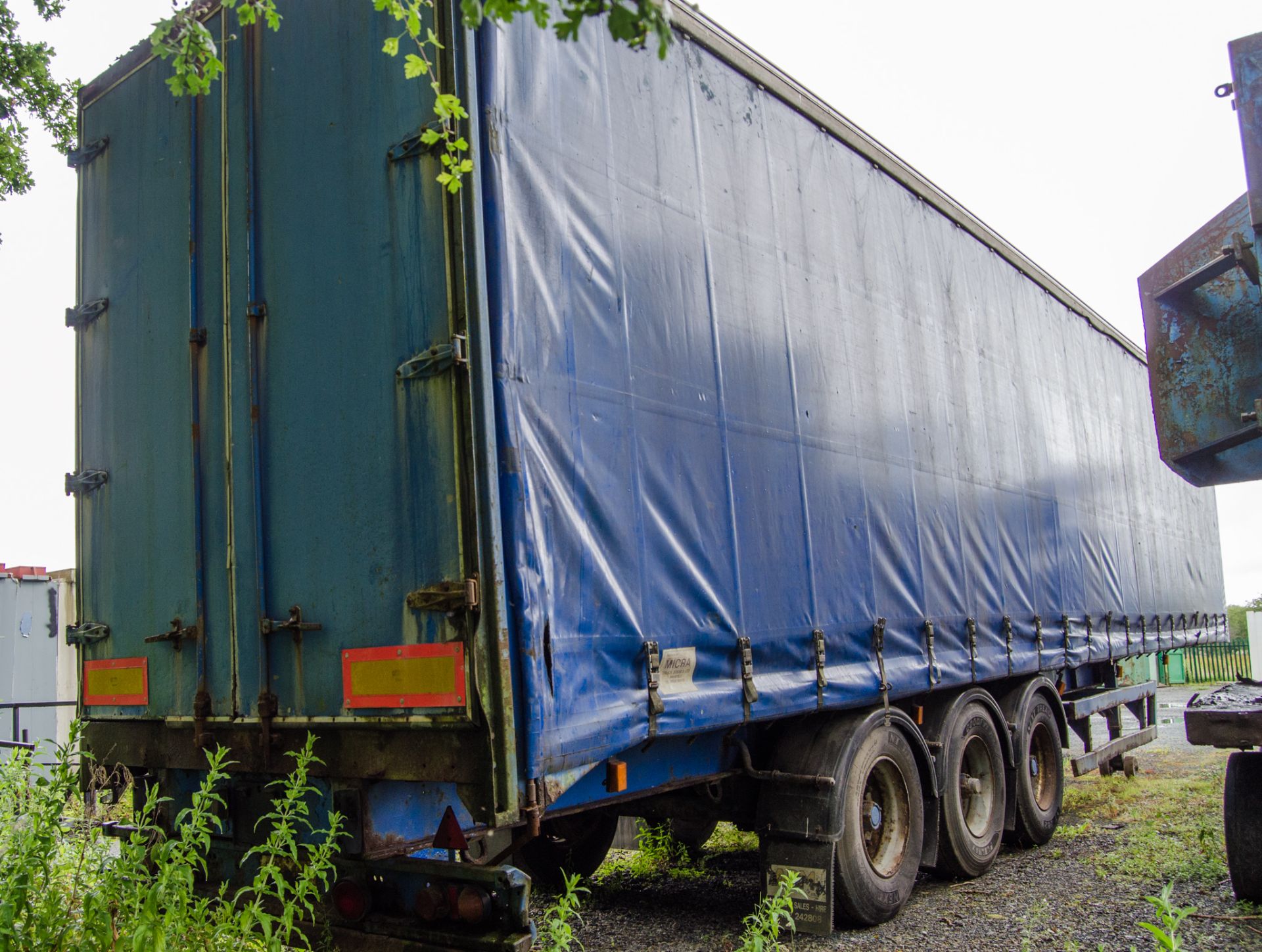 SDC 6R3 13.6 metre tri-axle curtain side trailer Year: 1996 S/N: H04800044603 Reg/Ident Number: - Image 3 of 14