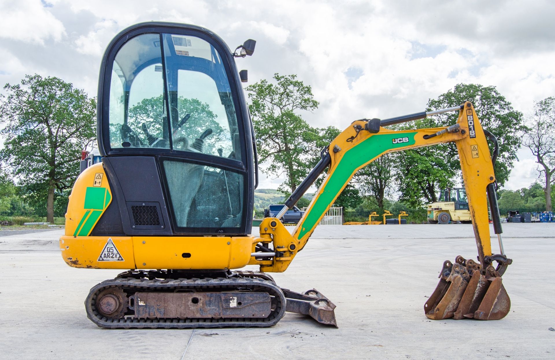 JCB 8018 1.5 tonne rubber tracked mini excavator Year: 2017 S/N: 2545638 Recorded Hours: 1173 blade, - Image 8 of 26