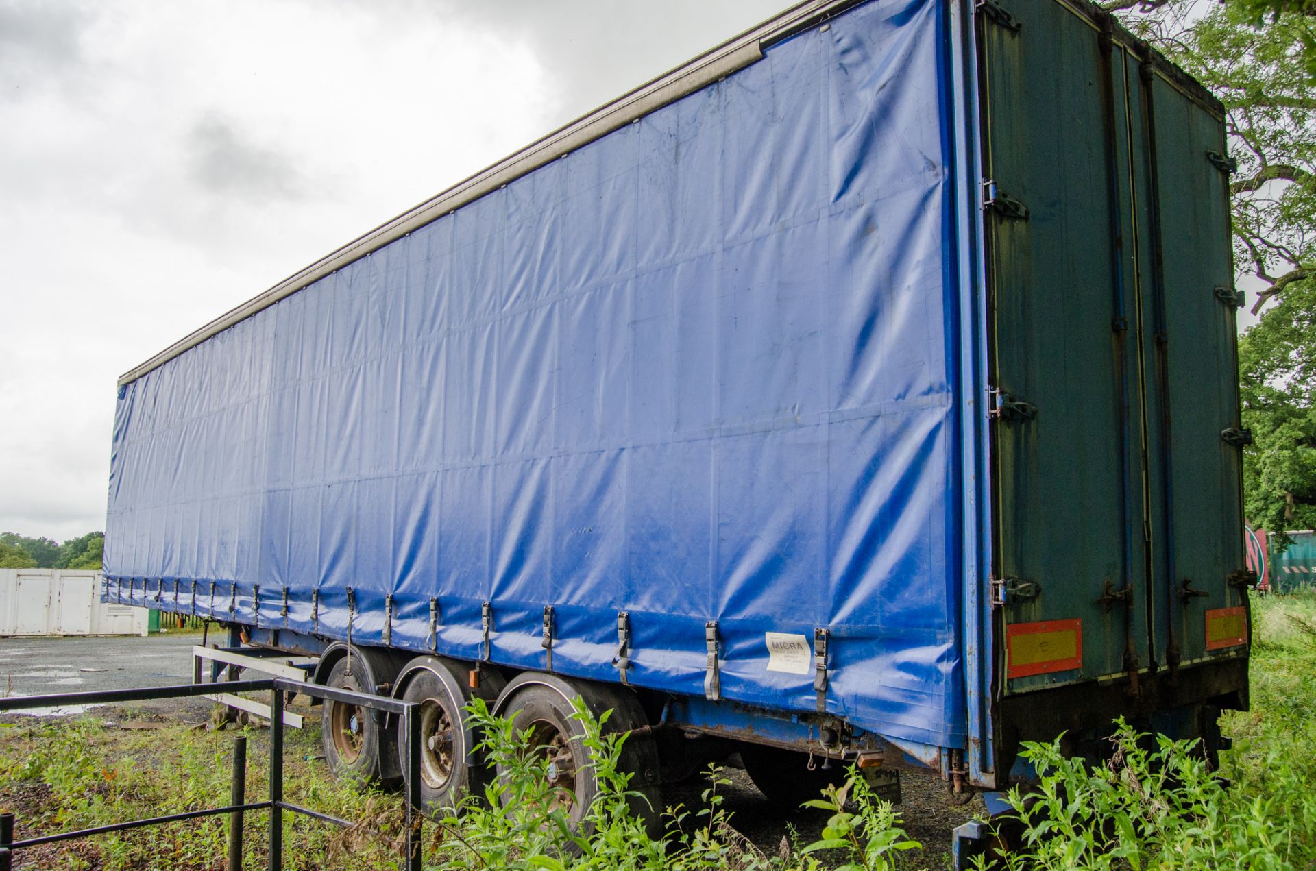 SDC 6R3 13.6 metre tri-axle curtain side trailer Year: 1996 S/N: H04800044603 Reg/Ident Number: - Image 4 of 14