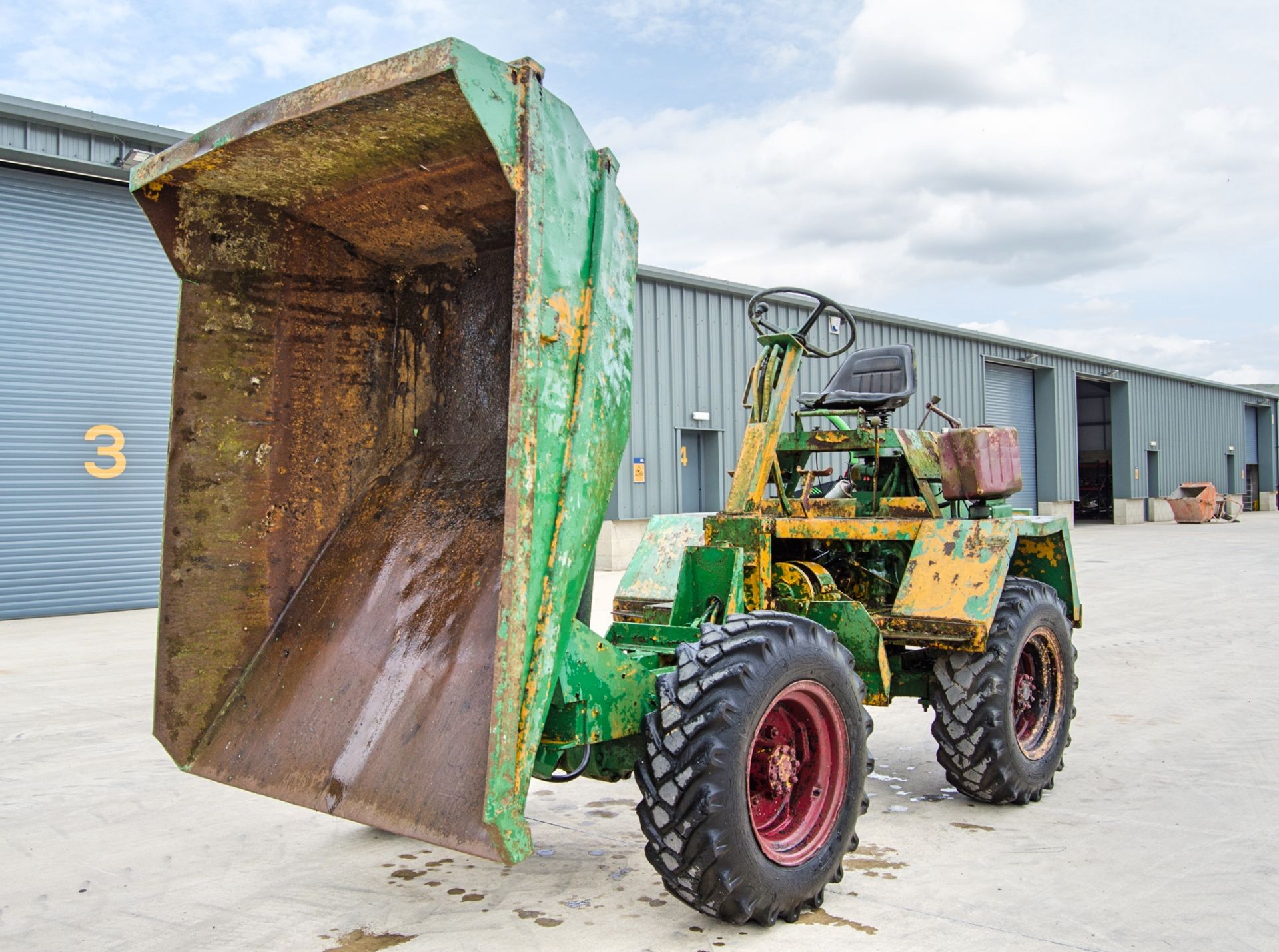 3 tonne straight skip dumper ** No VAT on hammer price but VAT will be charged on the buyers premium - Image 9 of 22