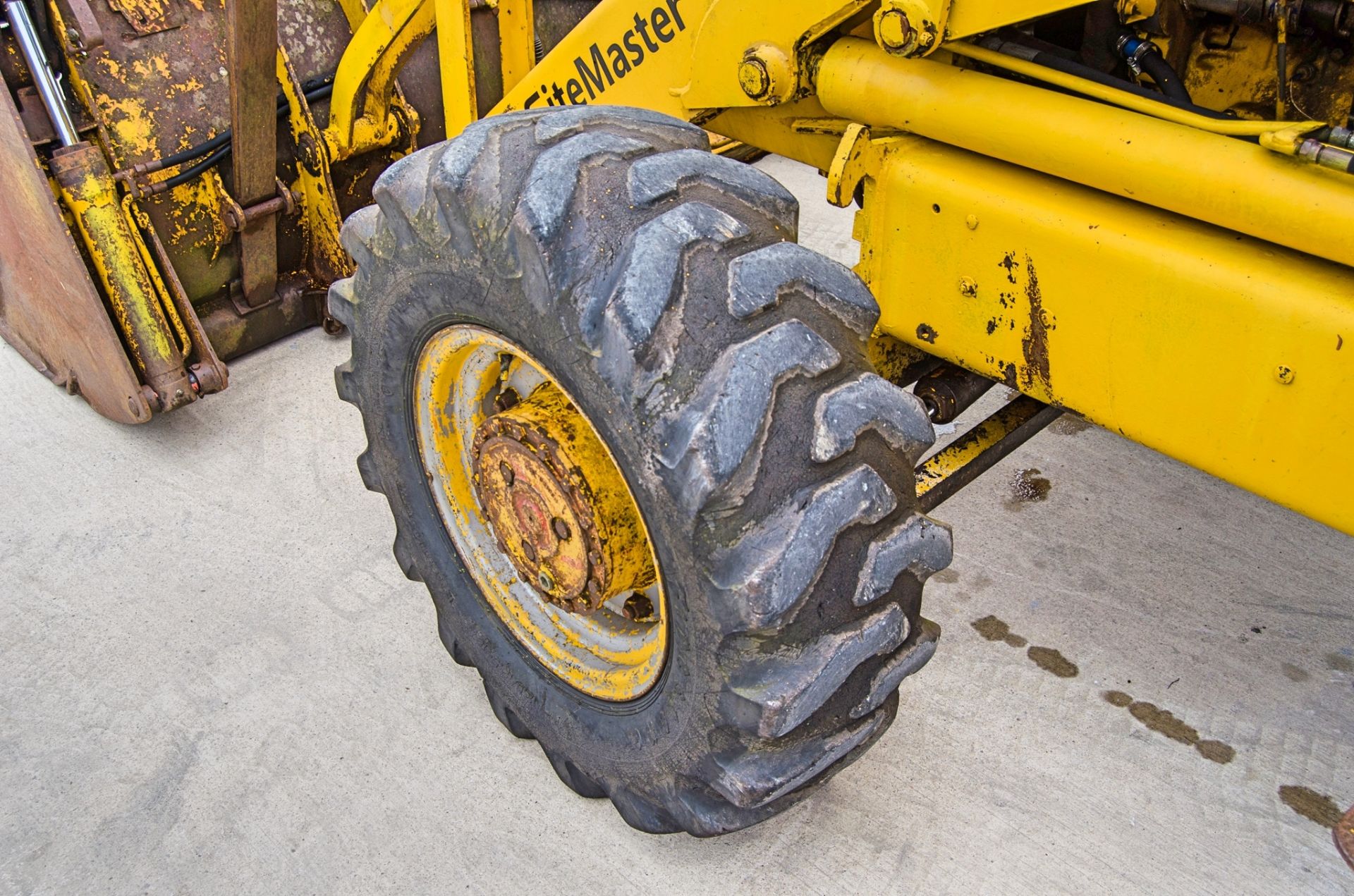 JCB 3CX Sitemaster 4 wheel drive backhoe loader Year: 1985 Recorded Hours: 4862 c/w V5C, 4-in-1 - Image 14 of 24