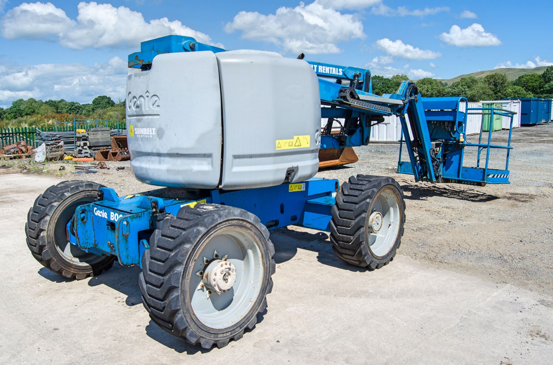Genie Z-45/25 battery electric/diesel 4WD articulated boom lift Year: 2011 S/N: Z452512B-2013 - Image 3 of 18