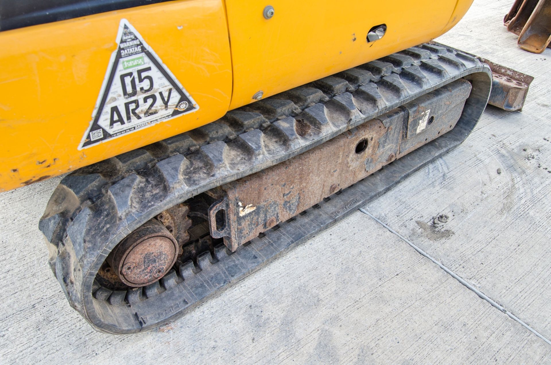 JCB 8018 1.5 tonne rubber tracked mini excavator Year: 2017 S/N: 2545638 Recorded Hours: 1173 blade, - Image 9 of 26