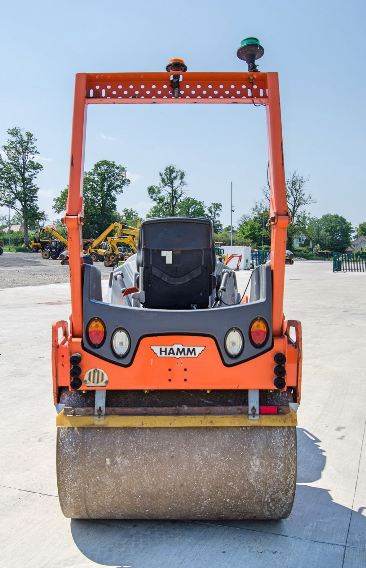 Hamm HD13VV double drum ride on roller Year: 2015 S/N: H2012728 Recorded Hours: 1138 Weight: - Image 6 of 21