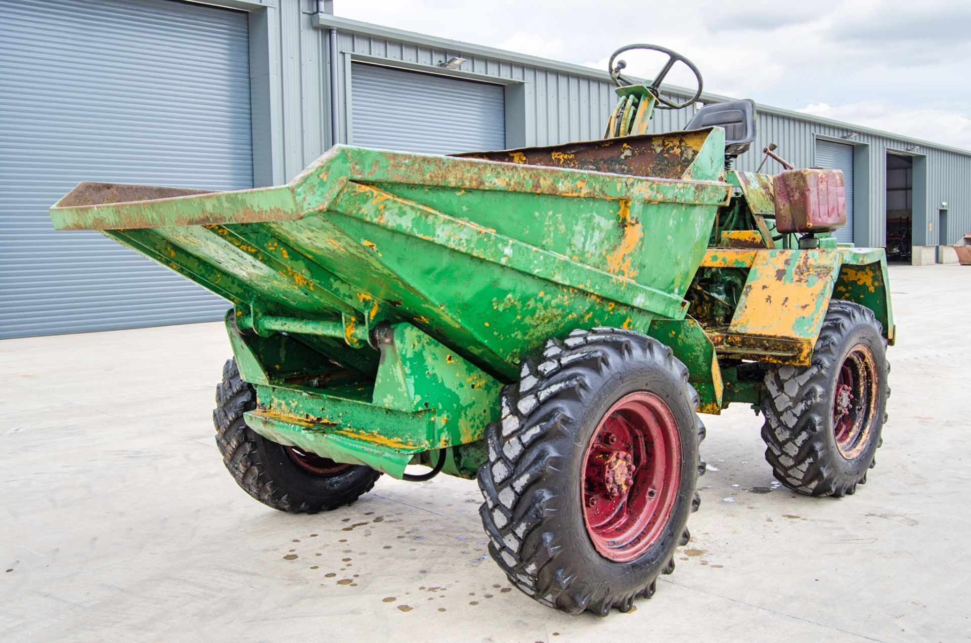 3 tonne straight skip dumper ** No VAT on hammer price but VAT will be charged on the buyers premium