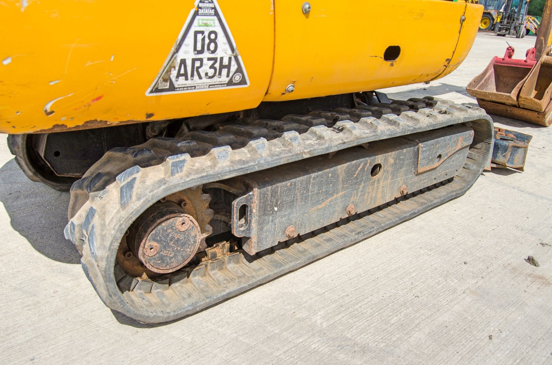 JCB 8018 1.5 tonne rubber tracked mini excavator Year: 2017 S/N: 2545479 Recorded Hours: 1297 blade, - Image 10 of 24