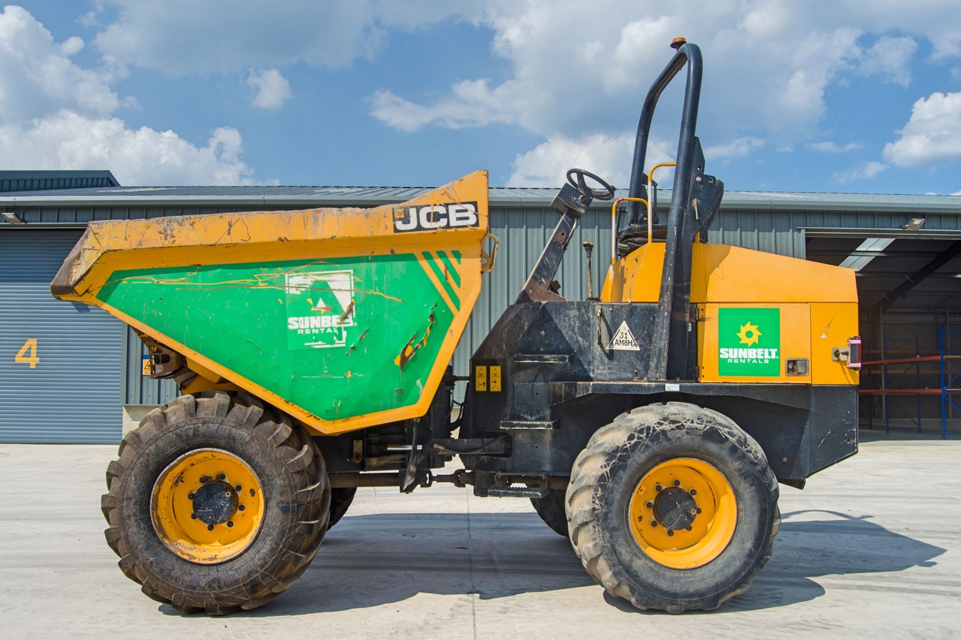 JCB 9 tonne straight skip dumper Year: 2015 S/N: EFFRM7797 Recorded Hours: 2331 A667146 - Image 7 of 22