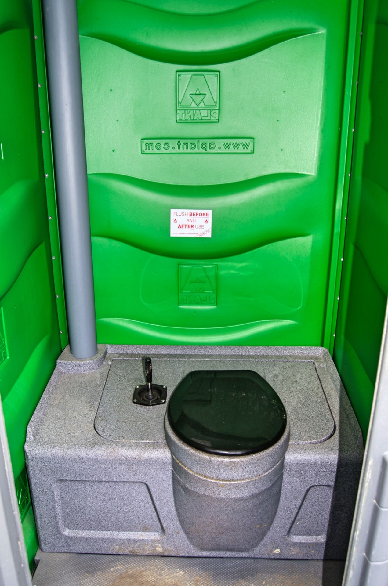 Plastic portable toilet A770019 - Image 3 of 3