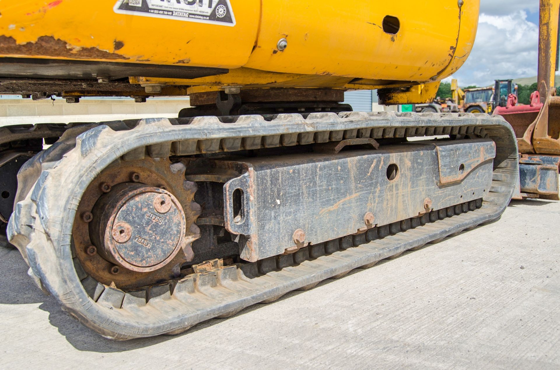 JCB 8018 1.5 tonne rubber tracked mini excavator Year: 2017 S/N: 2545479 Recorded Hours: 1297 blade, - Image 11 of 24