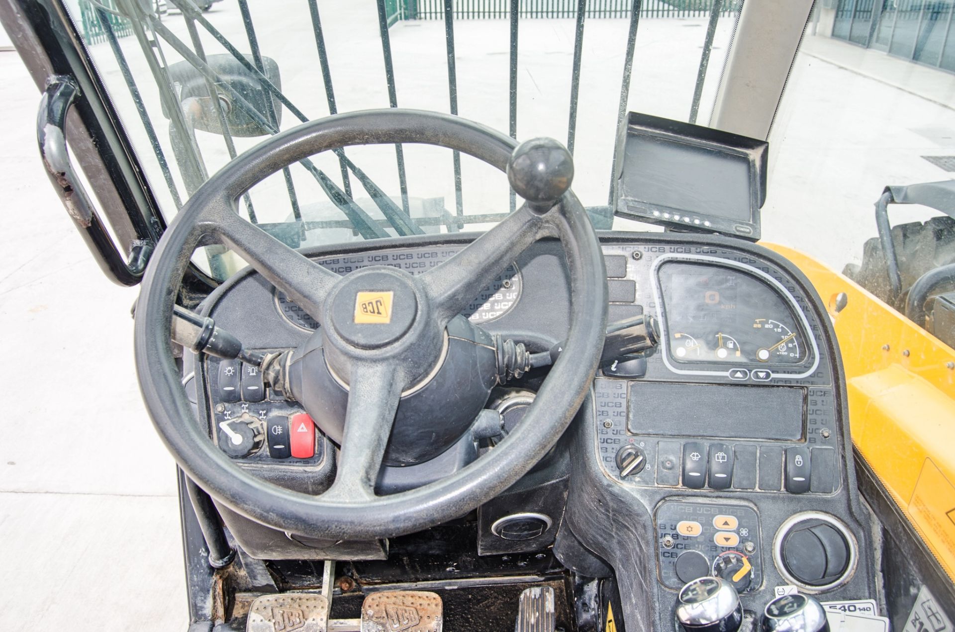 JCB 540-140 Hi-Viz 14 metre telescopic handler Year: 2018 S/N: 2573224 Recorded Hours: 6016 Recently - Image 18 of 23