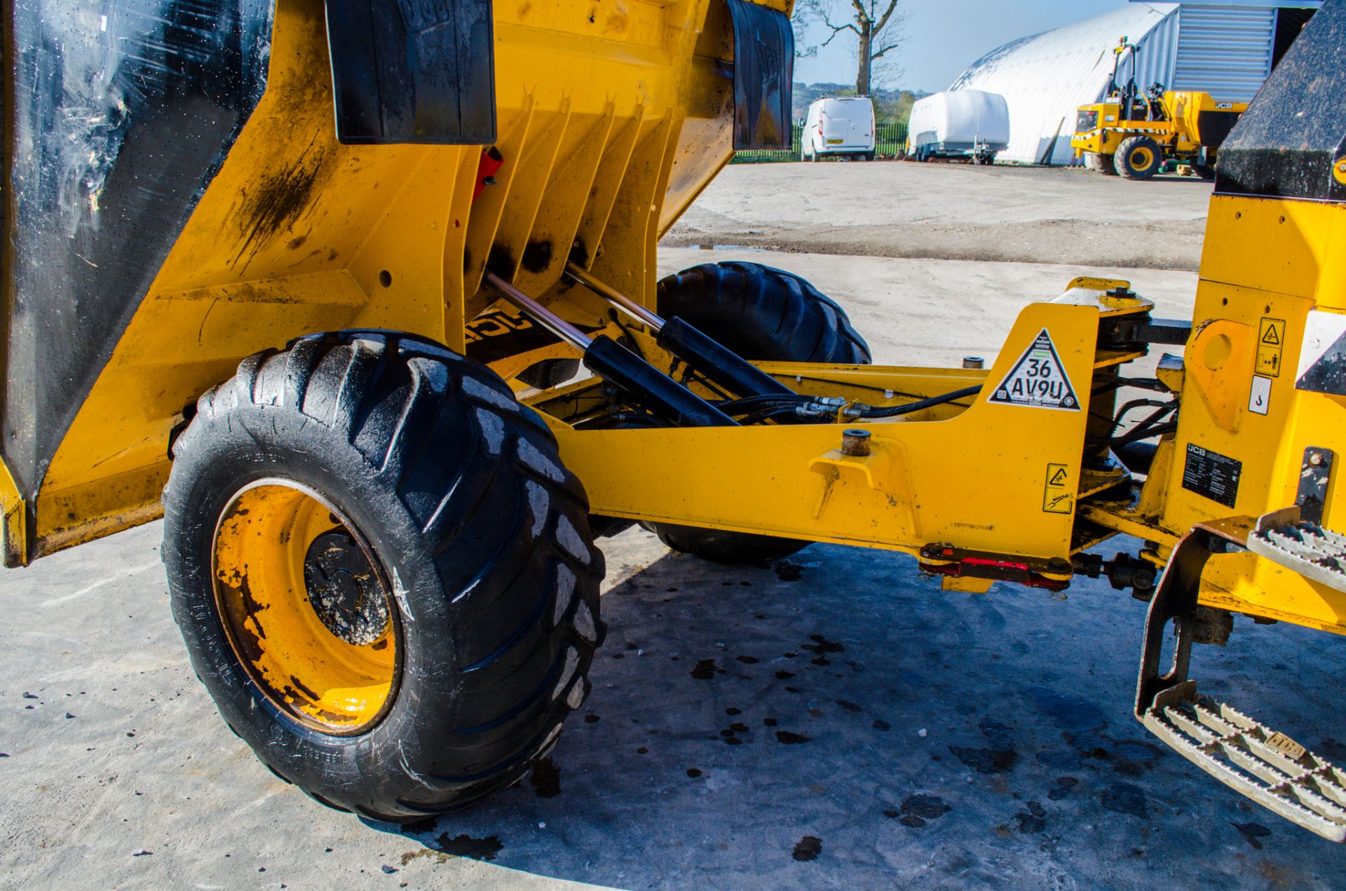 JCB 9FT 9 tonne straight skip dumper Year: 2019 S/N: 2781038 Recorded Hours: 2056 c/w front camera - Image 16 of 22