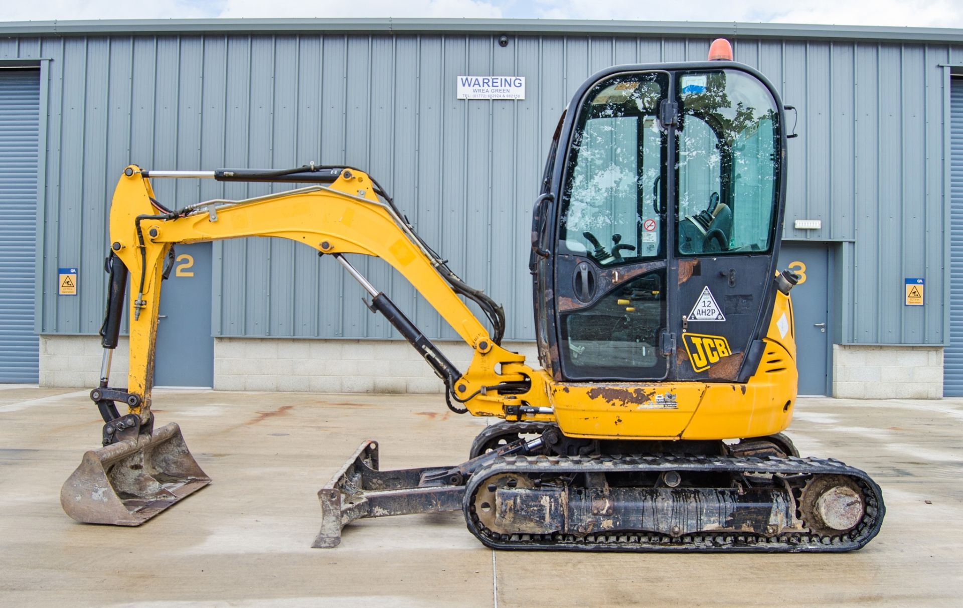 JCB 8025 ZTS 2.5 tonne zero tail swing rubber tracked mini excavator Year: 2013 S/N: 2226068 - Image 8 of 25