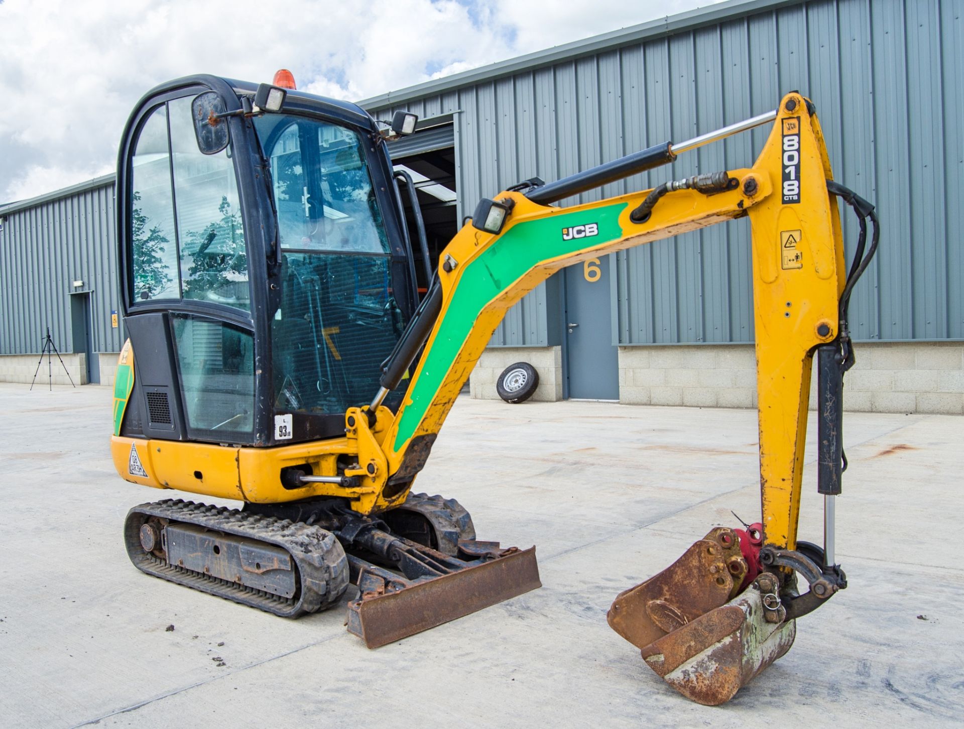 JCB 8018 1.5 tonne rubber tracked mini excavator Year: 2017 S/N: 2545479 Recorded Hours: 1297 blade, - Image 2 of 24